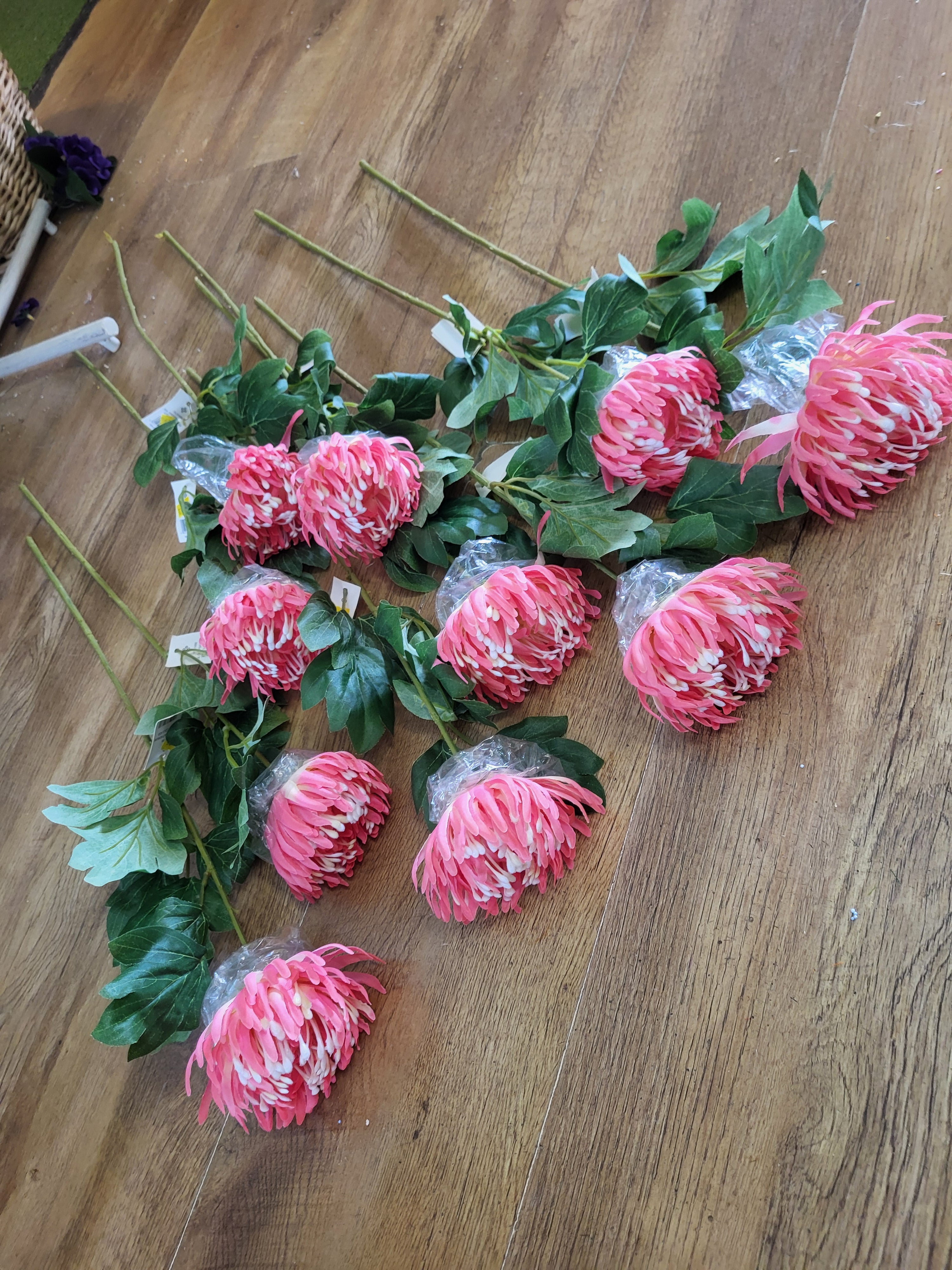 Bundle of 10 long stem pink chrysanthemum image 2