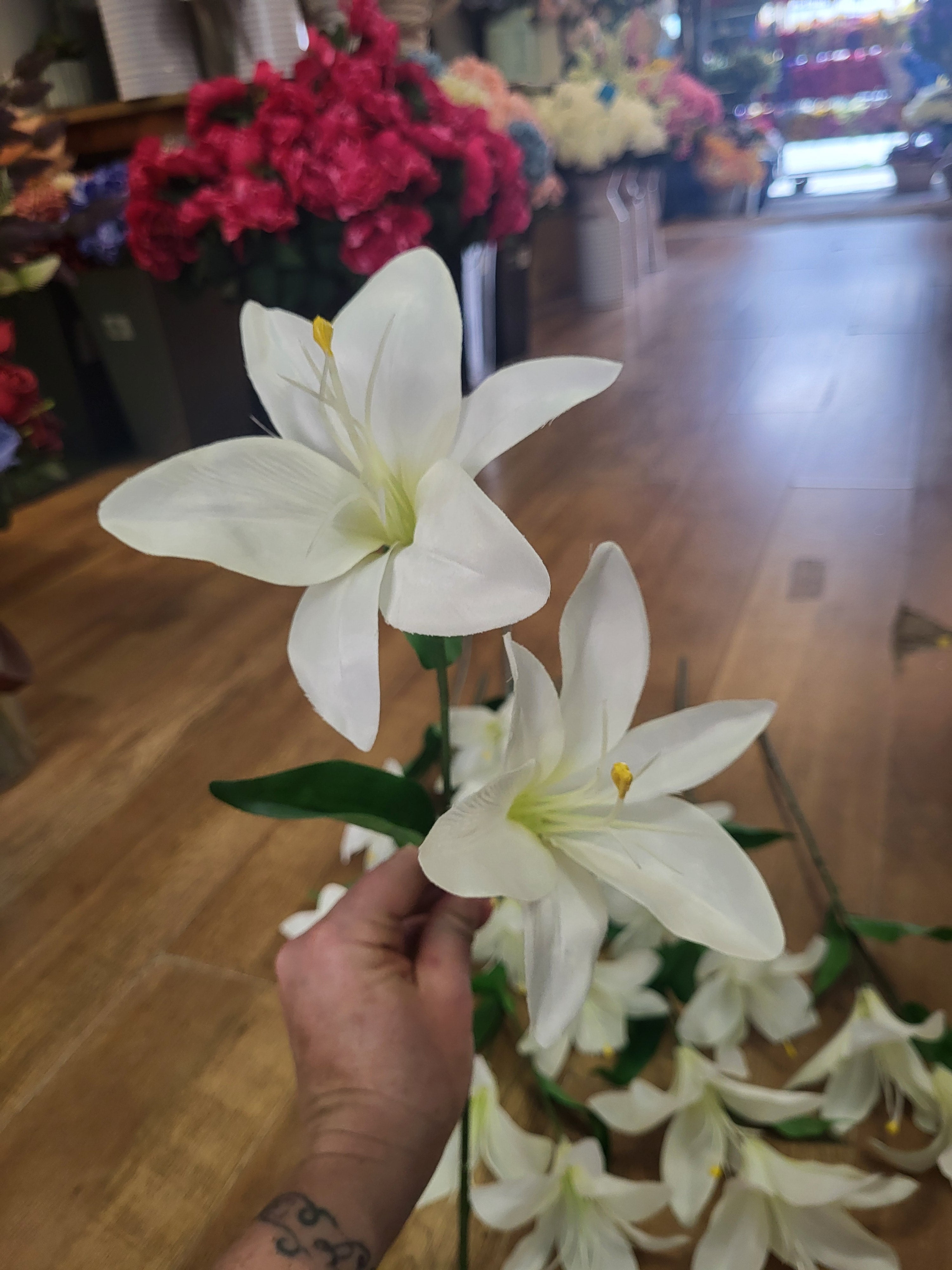 Bundle of 10 Long stem ivory lily sprays image 3