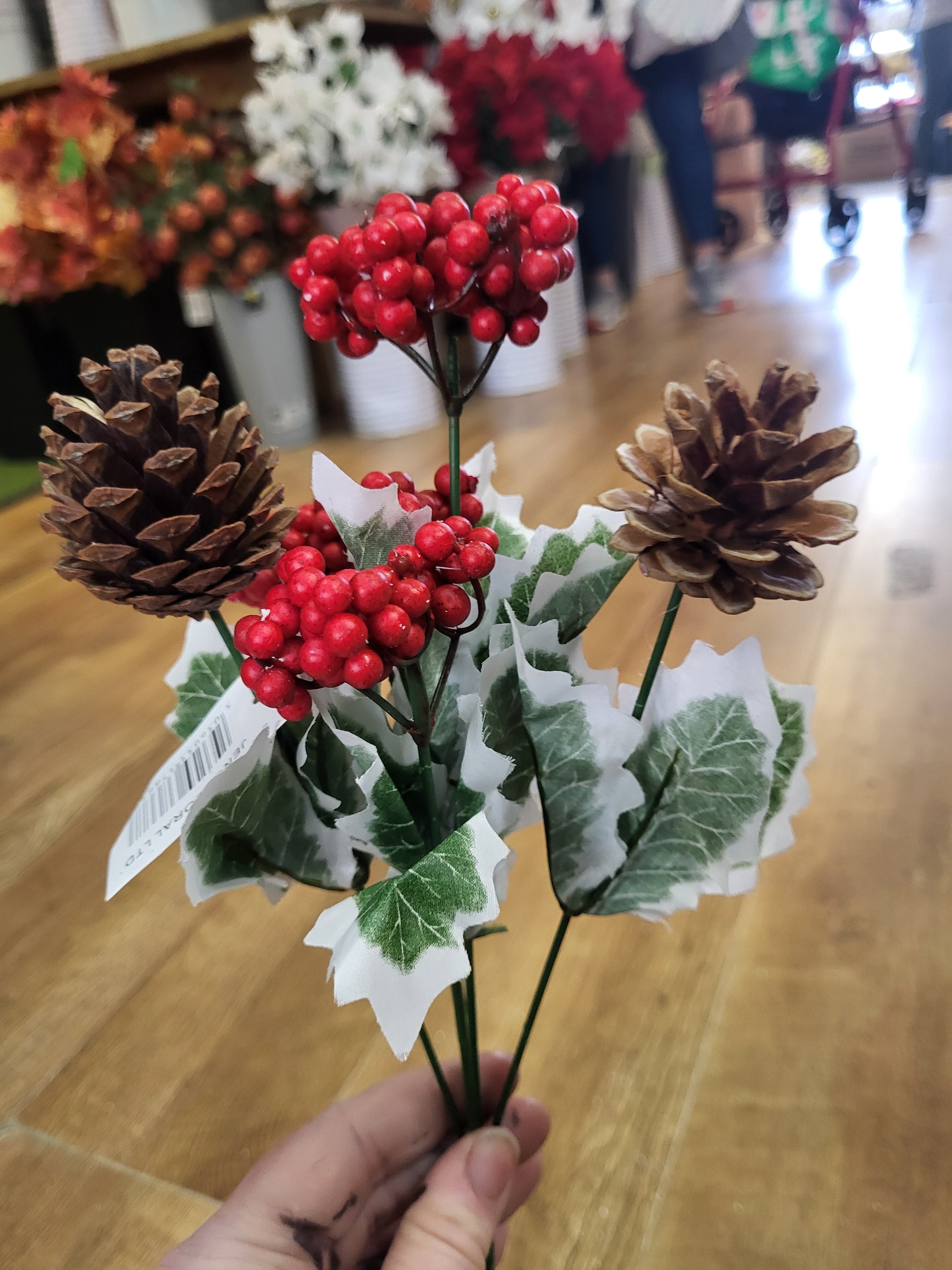 Cone and berry bunch - 2 colours available image 2