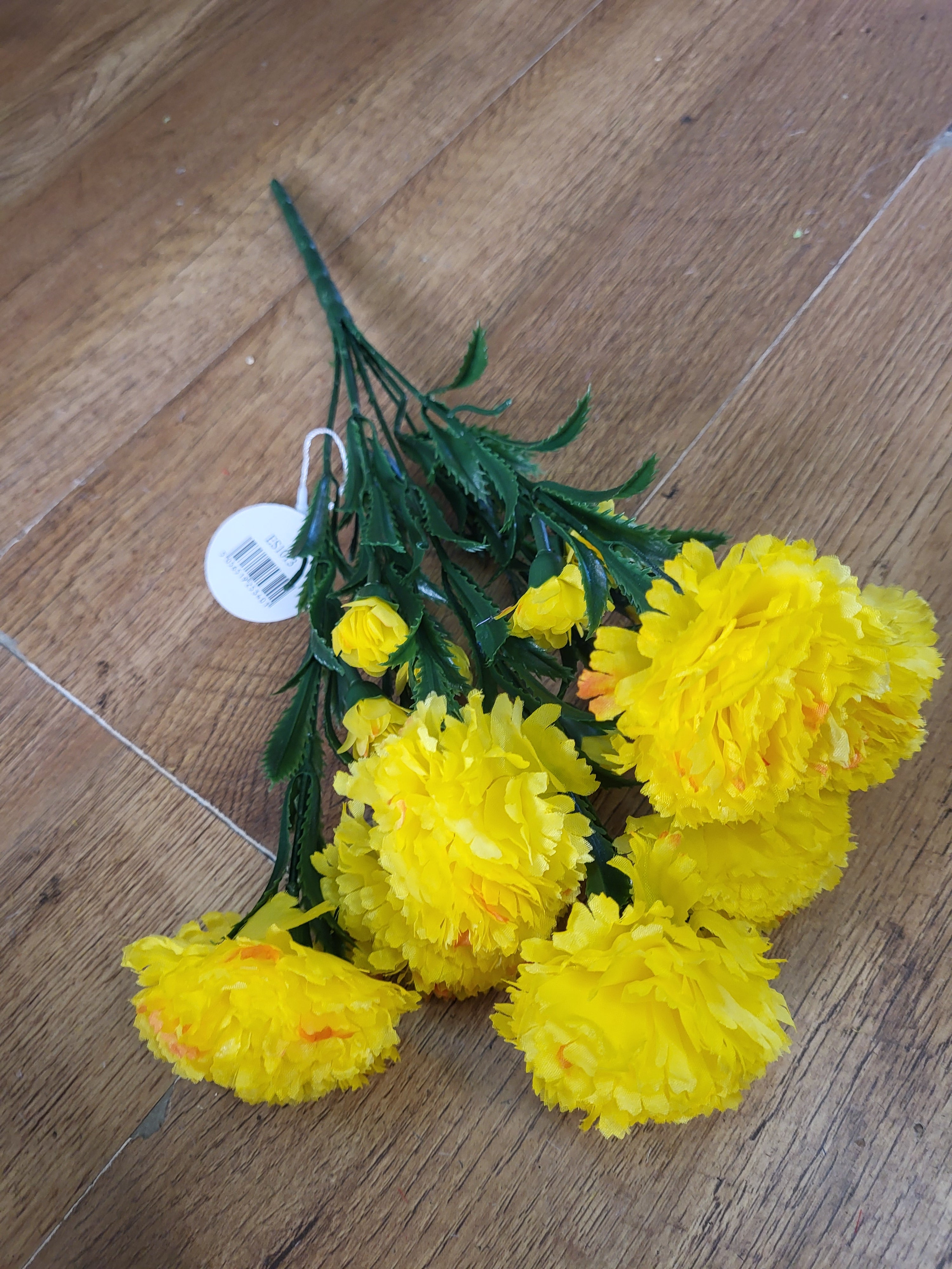 Big bunch of yellow carnations  image 1