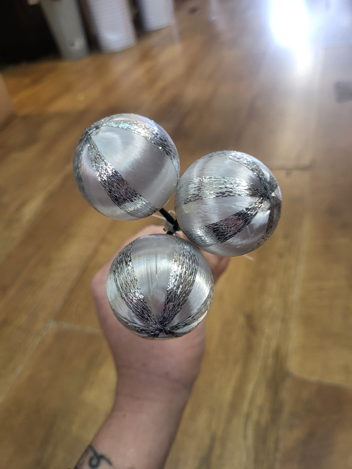 Silver and white striped triple bauble pick  image 0
