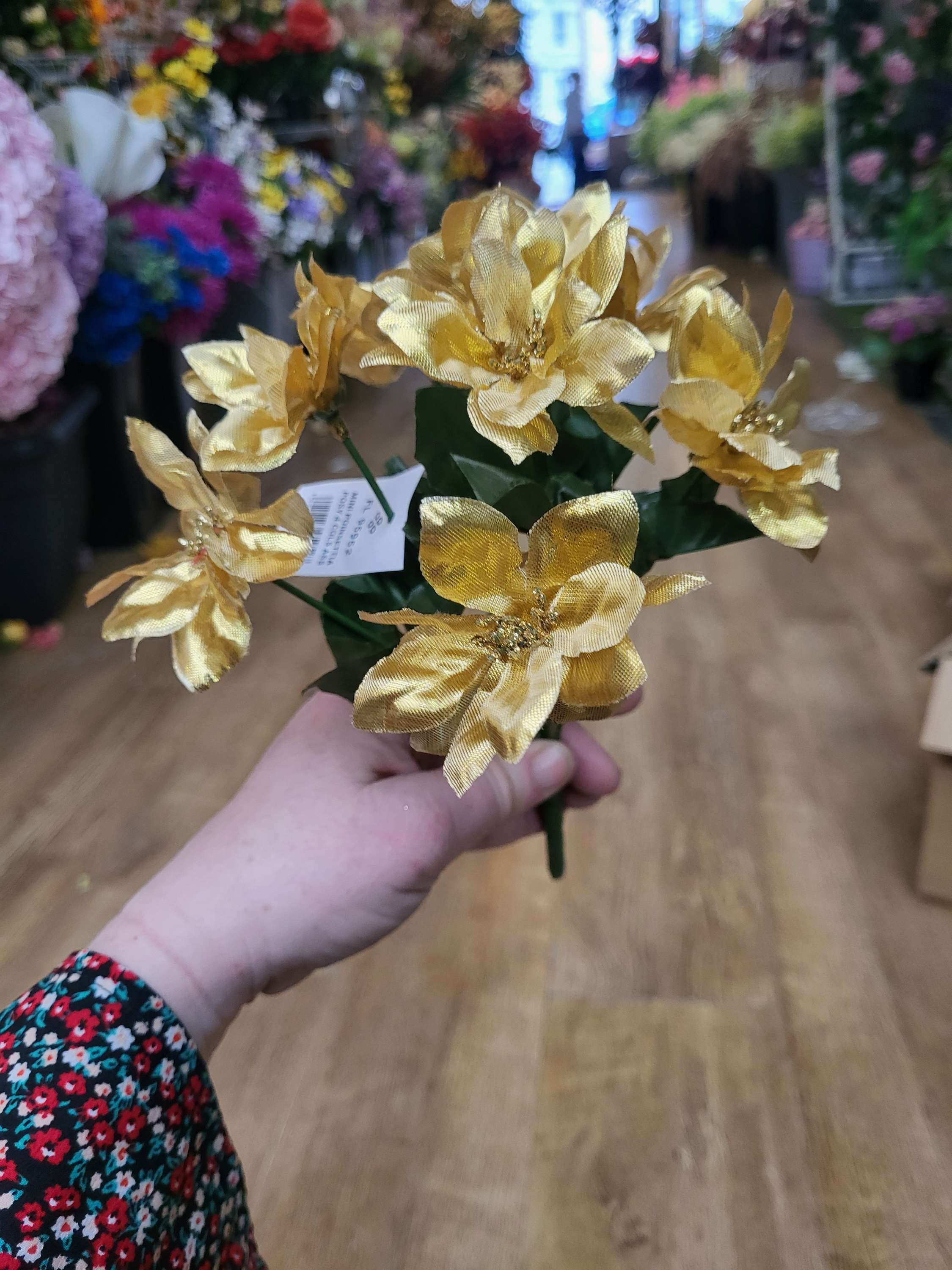 Mini poinsettia bunch - 4 colours available image 8