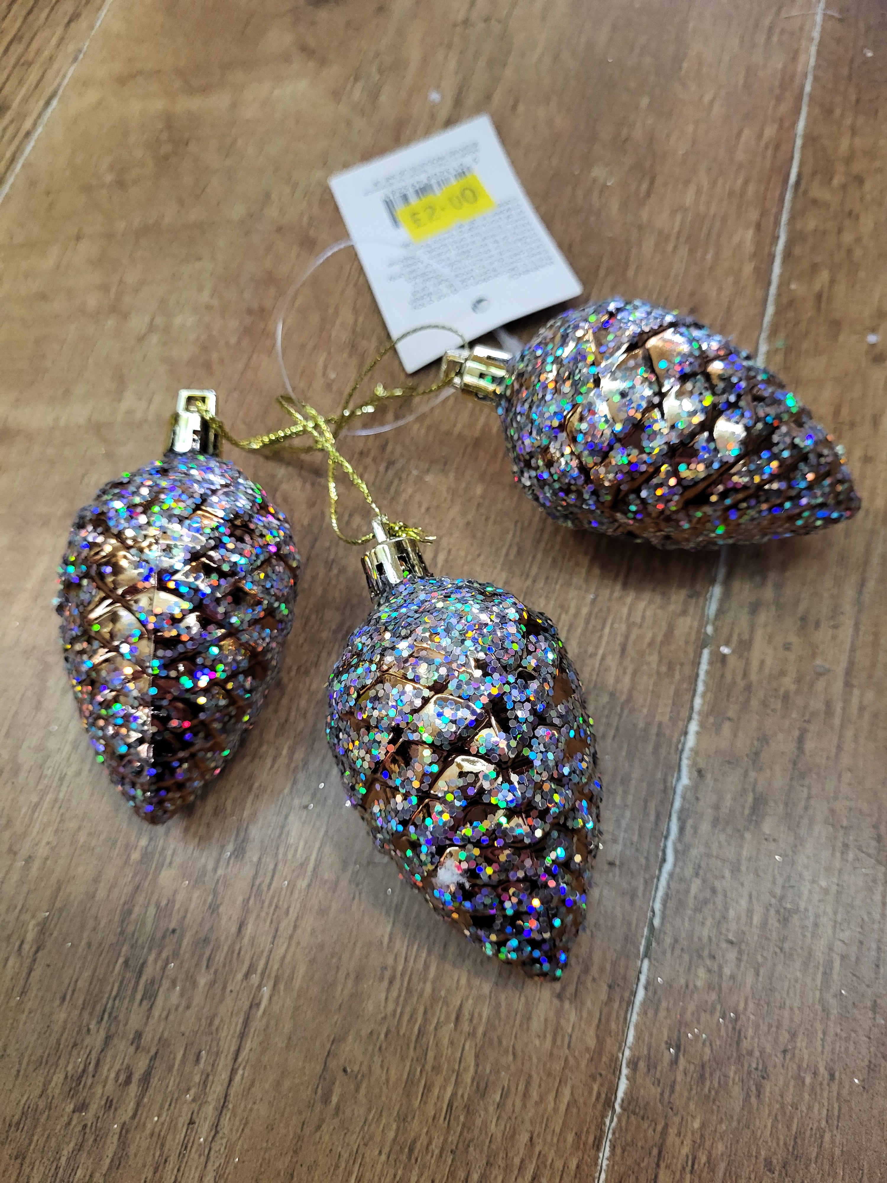 Set of 3 - 6.5 x 4.3cm glittered pinecone baubles image 2