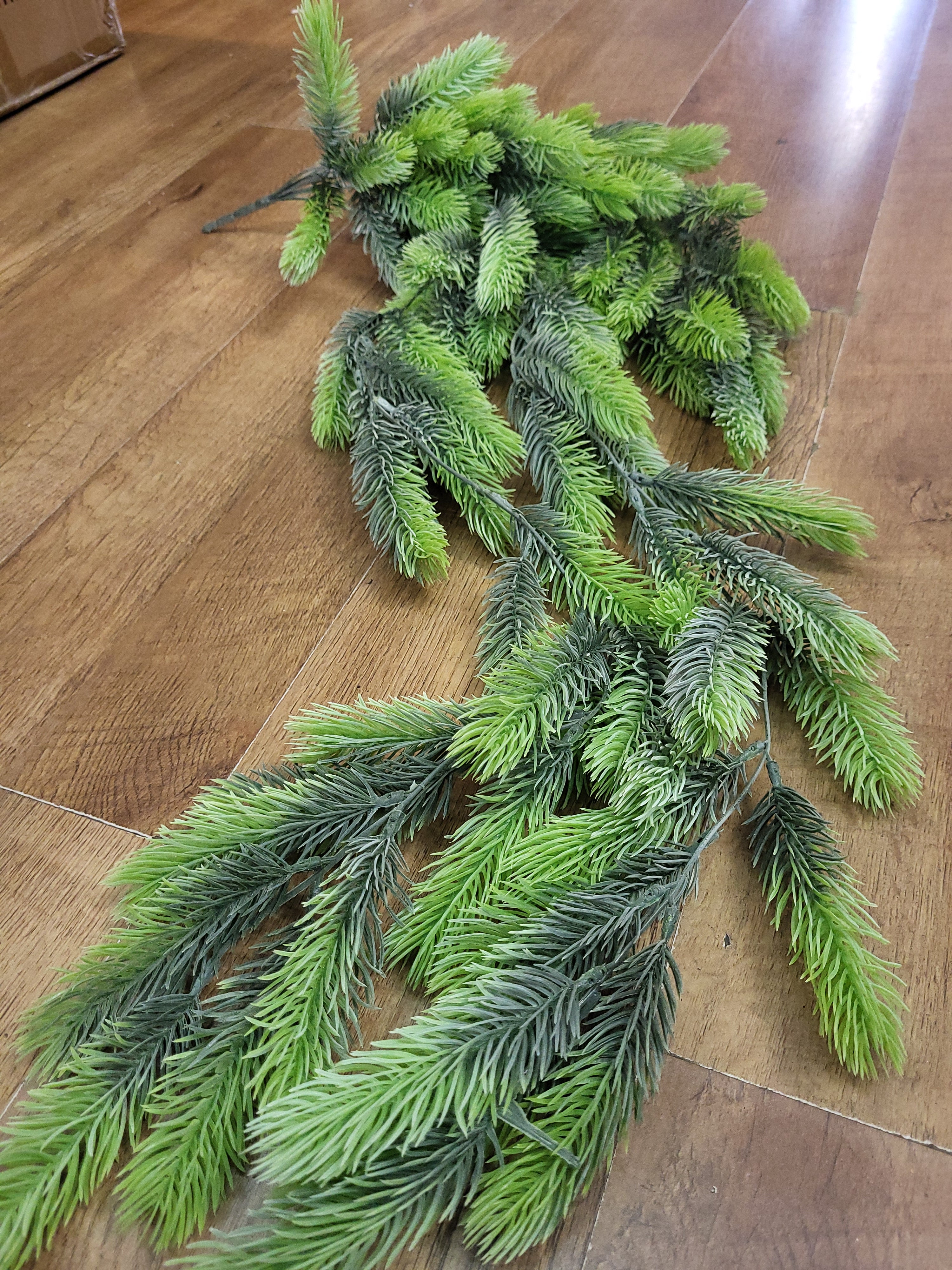 Hanging/trailing Bushy Natural green winter spruce image 1