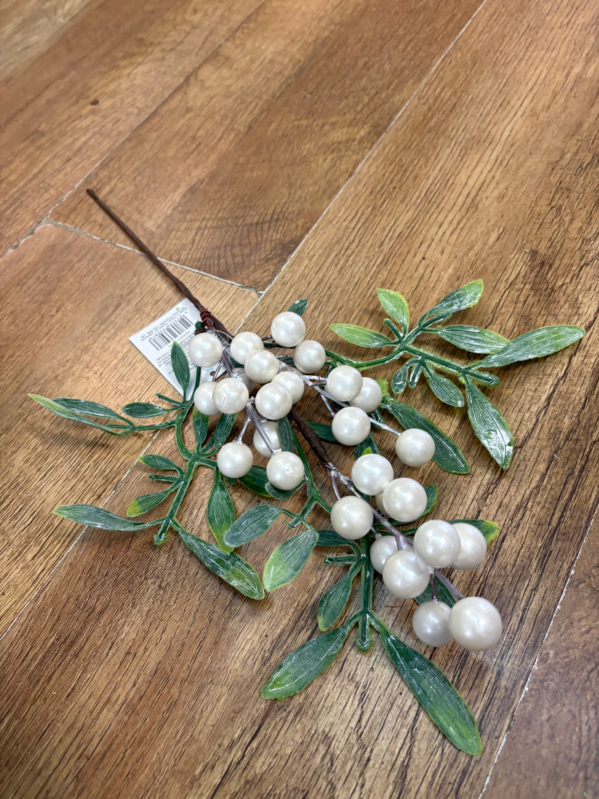 35cm pearly mistletoe pick