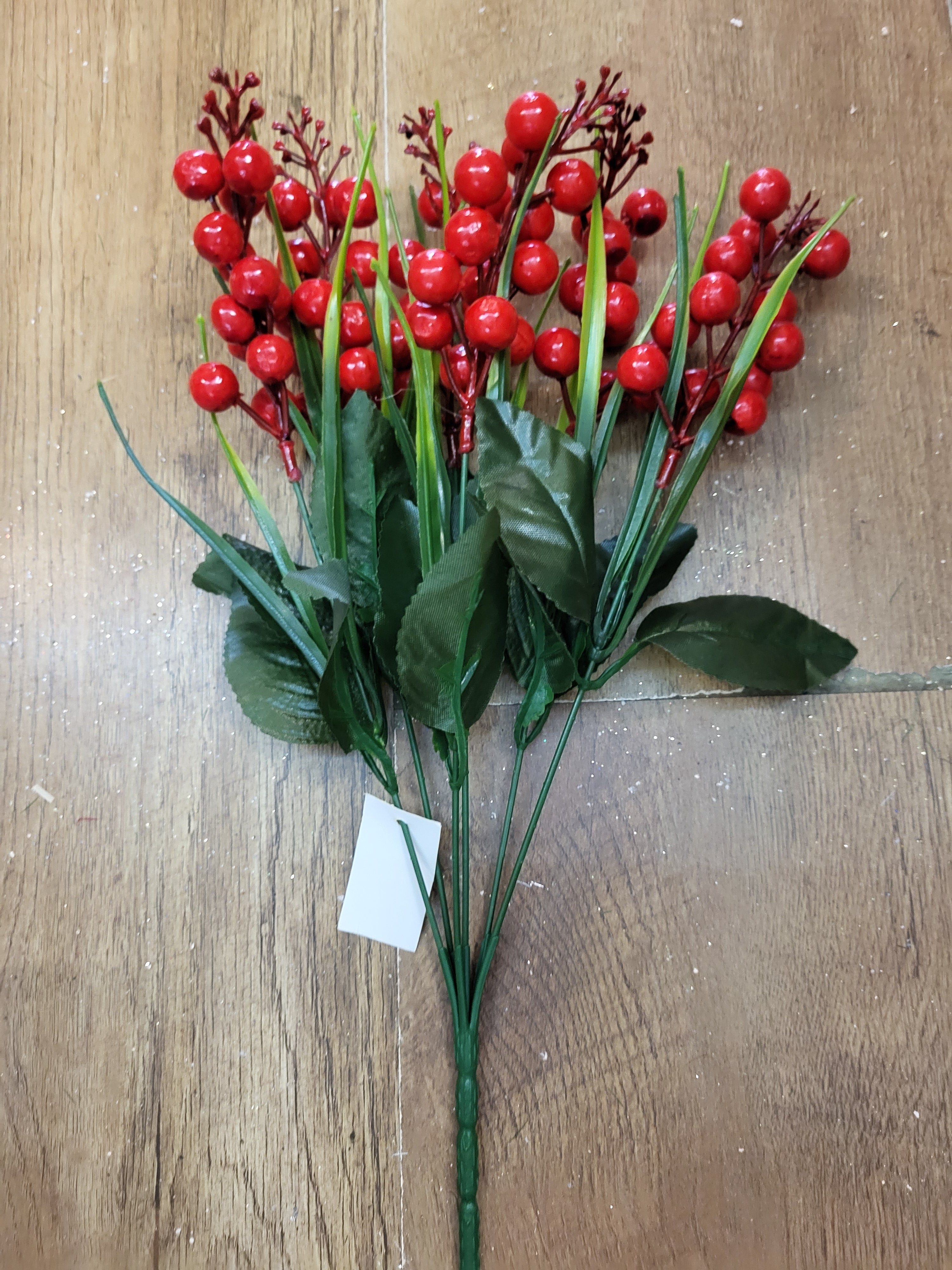 Red berry bunch  image 1