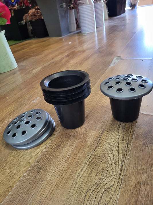 Bundle of 5 gravepots - black pot/silver lid image 0