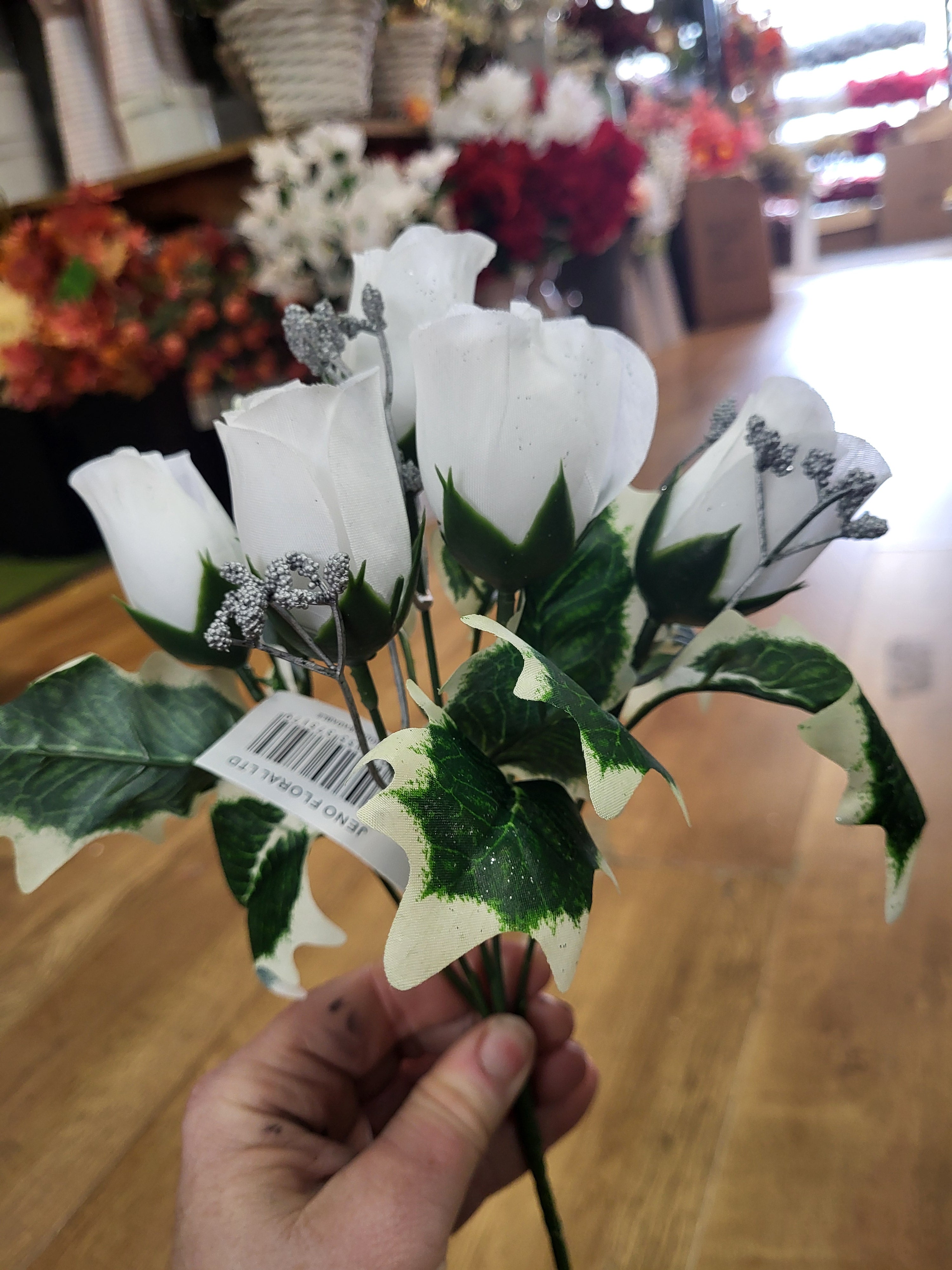 Closed rose and holly leaves bunch - 3 colours available image 4