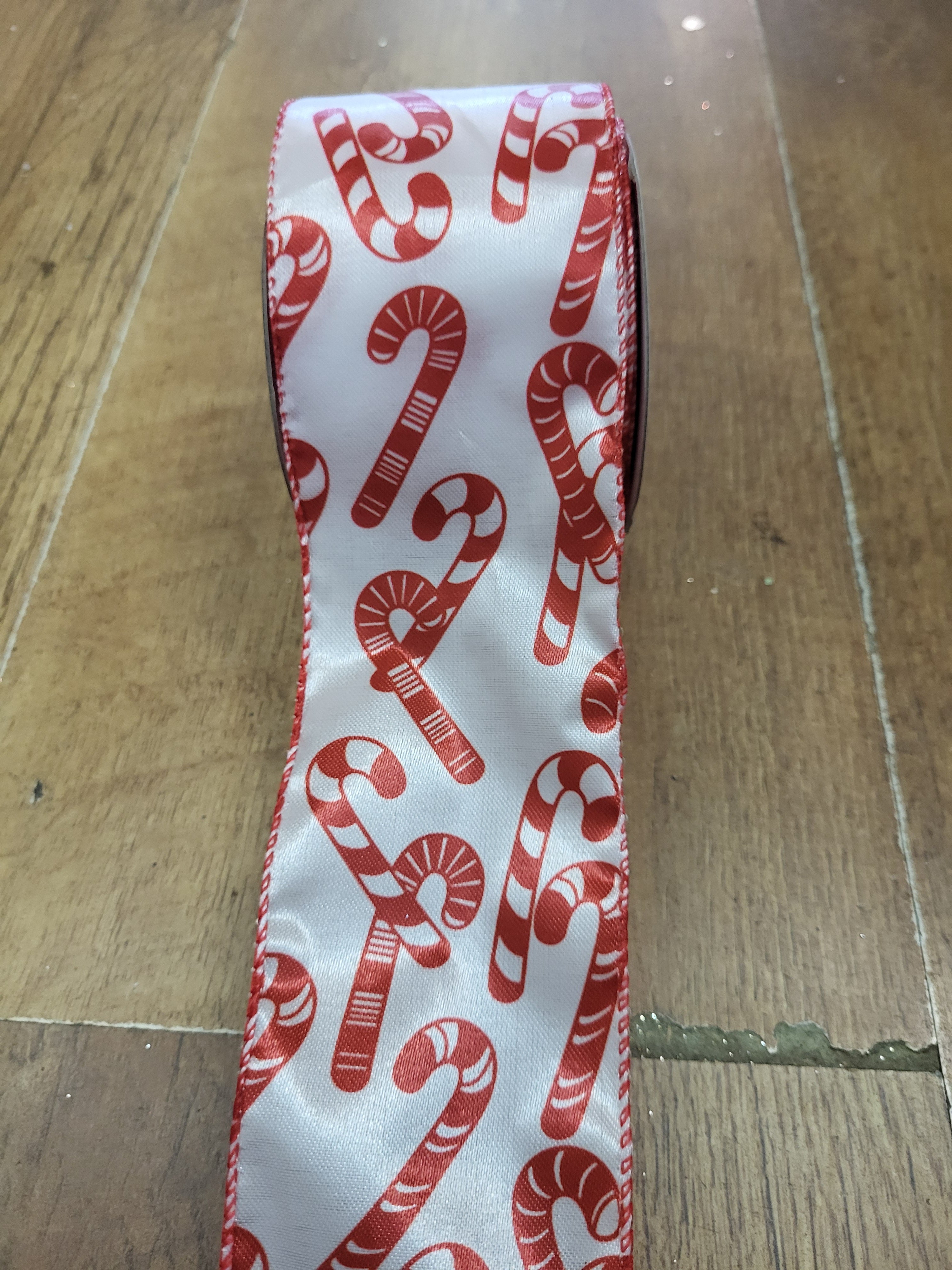 2.7m approx. roll of red/white candy cane wired ribbon image 0