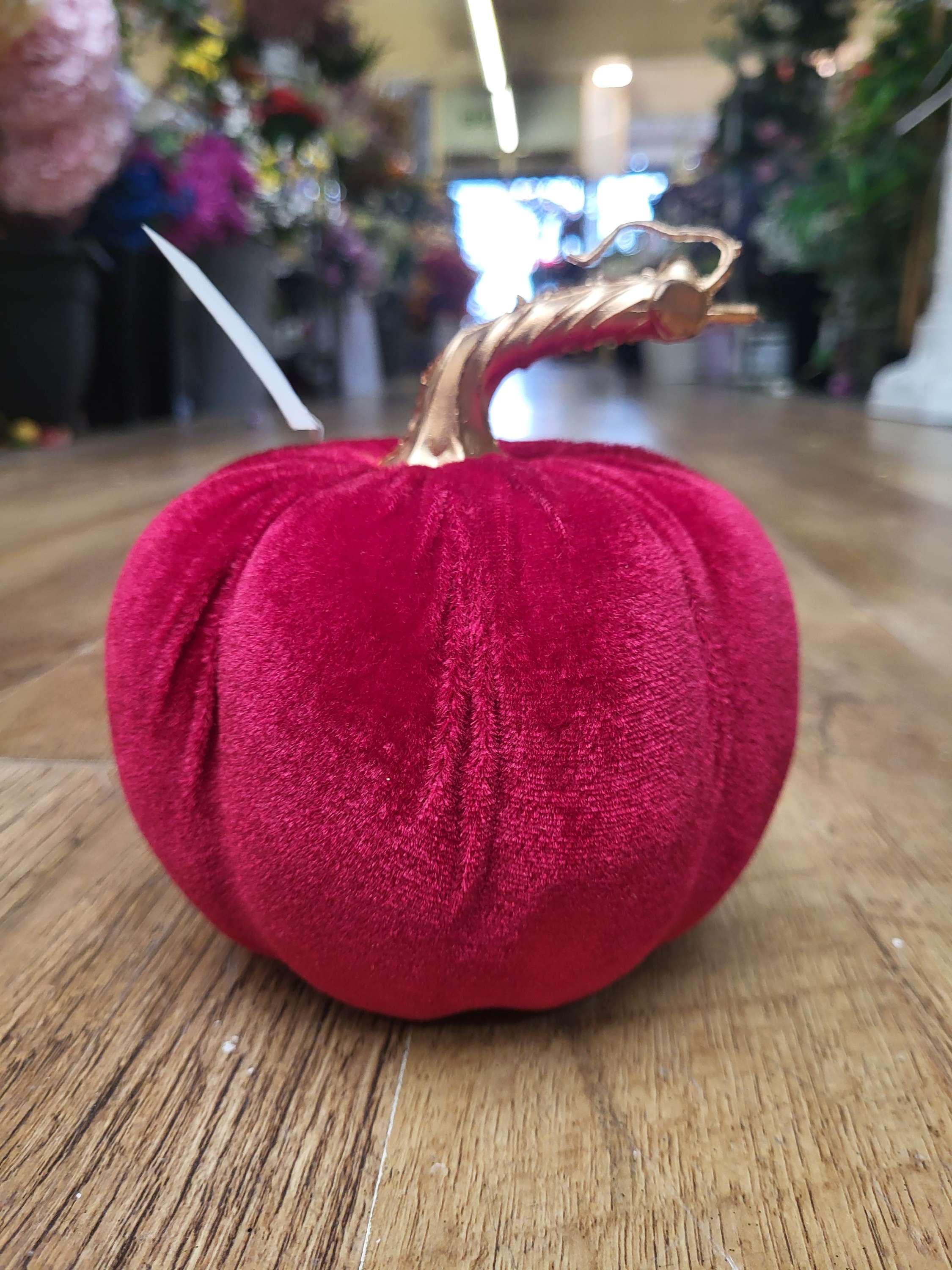 Medium 15cm red velvet pumpkin image 0
