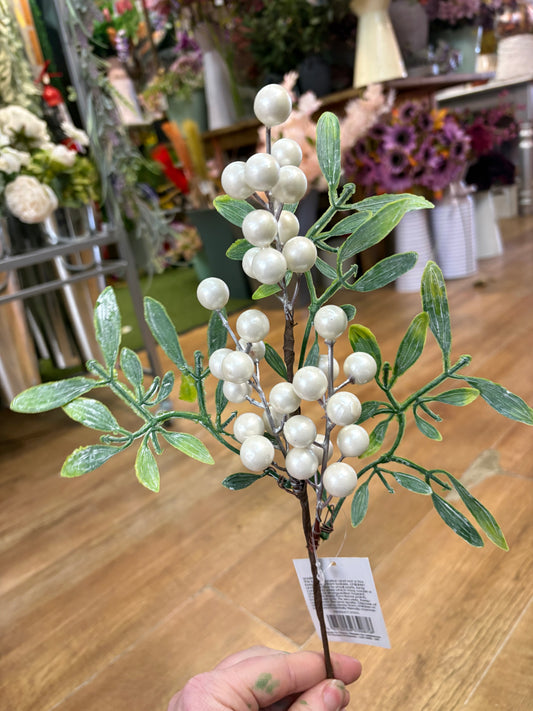 35cm pearly mistletoe pick