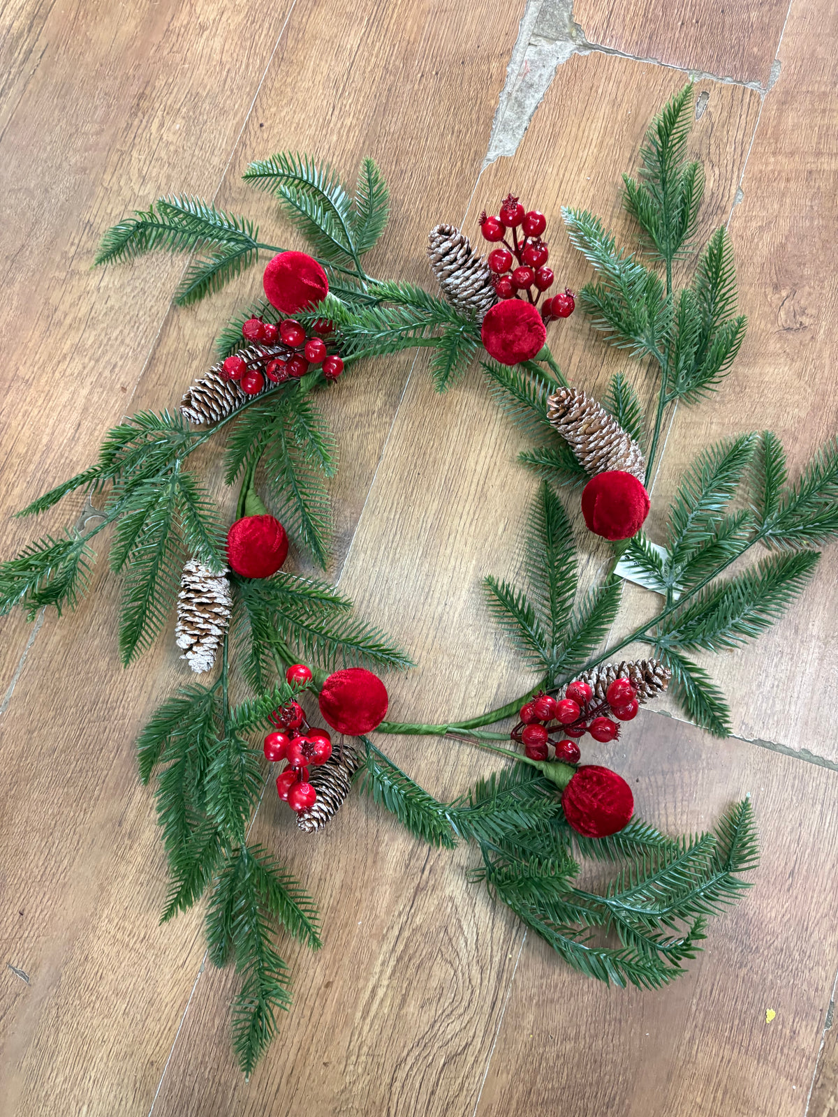 45cm velvet bauble and berry wreath