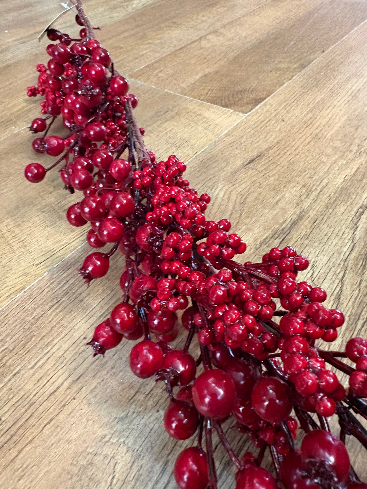 120cm red mixed berries and rose hip garland