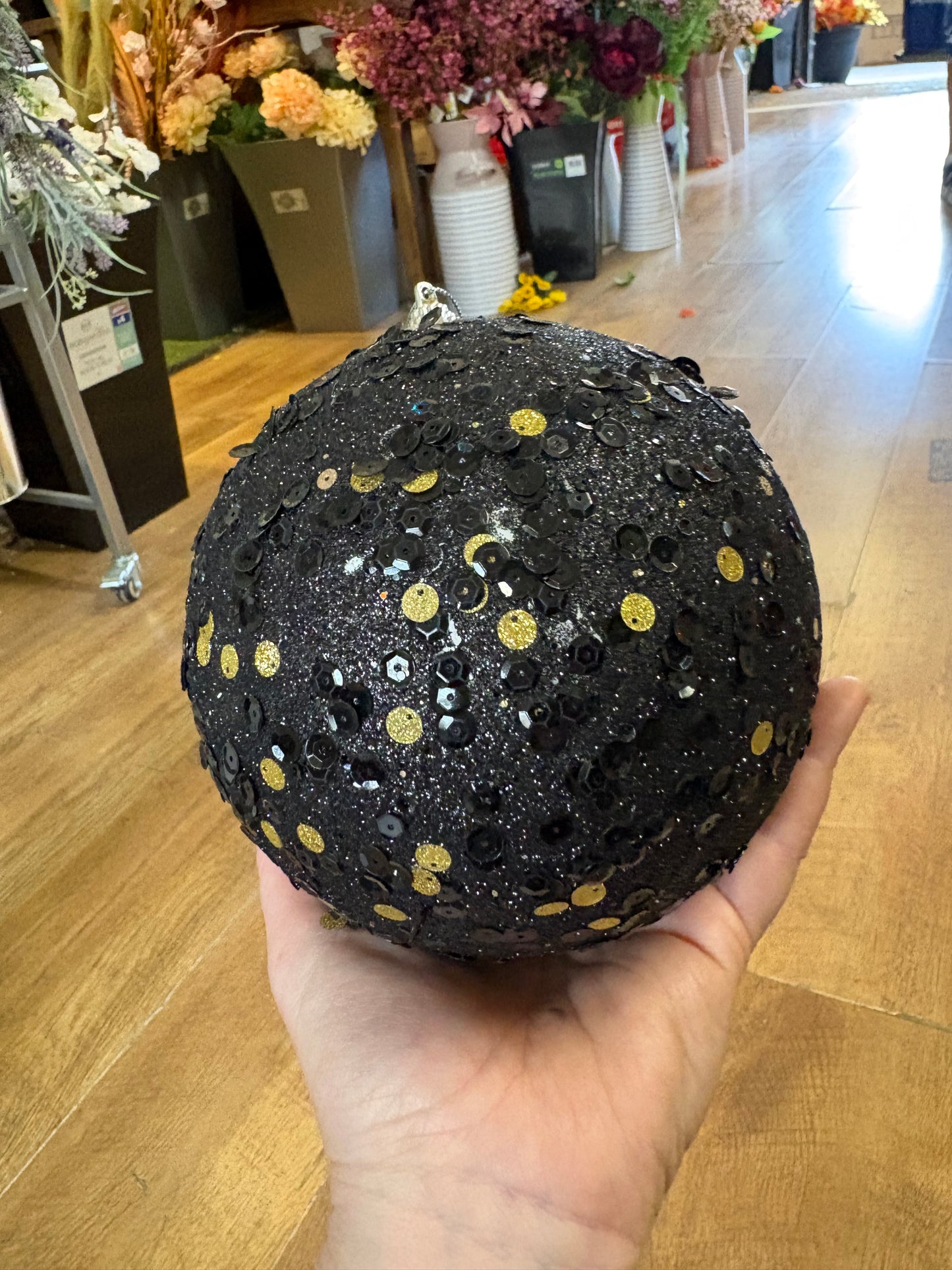 Large 15cm black and gold glittered bauble