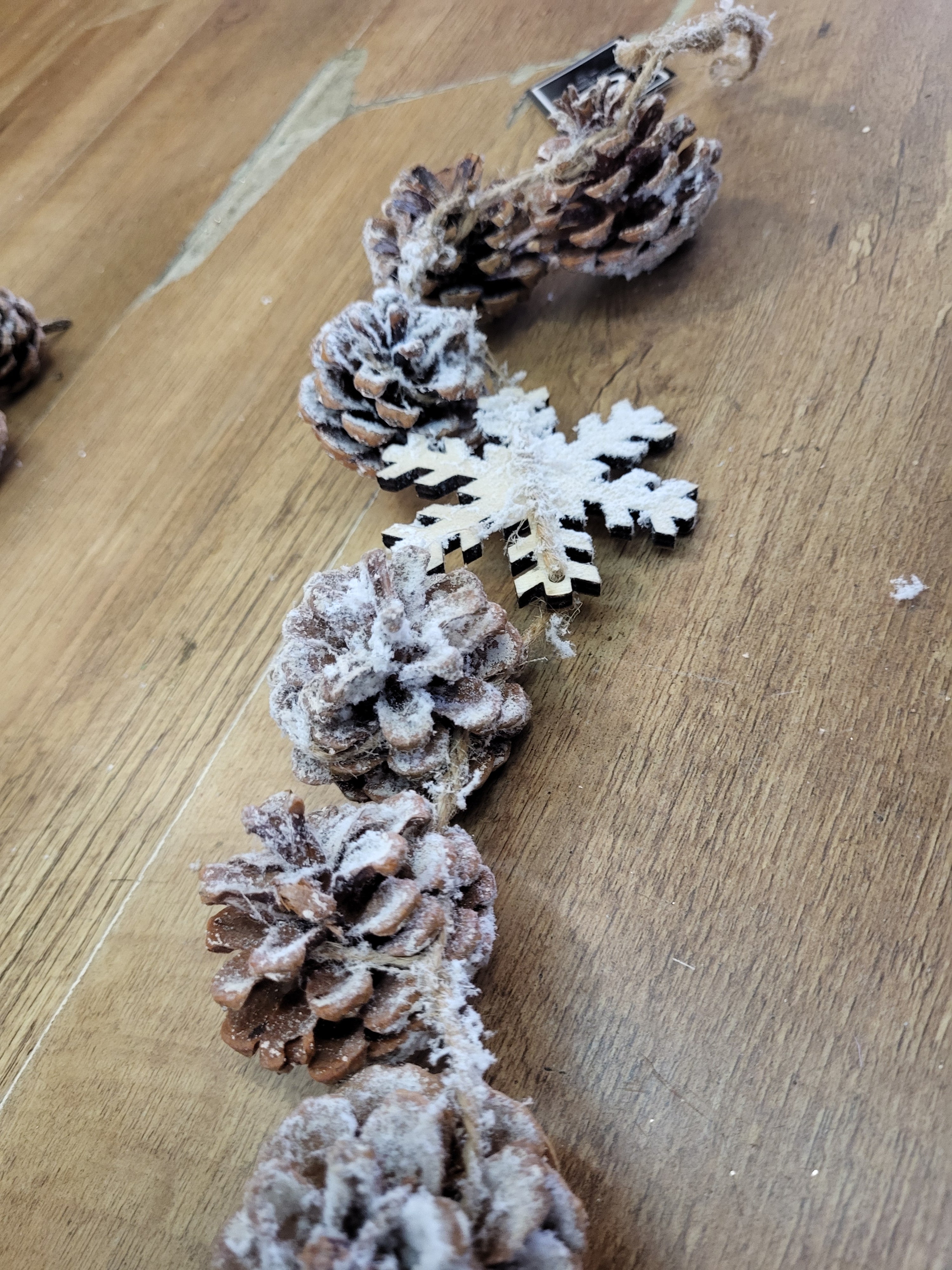 1.8m Frosted cone and wooden snowflake garland image 1