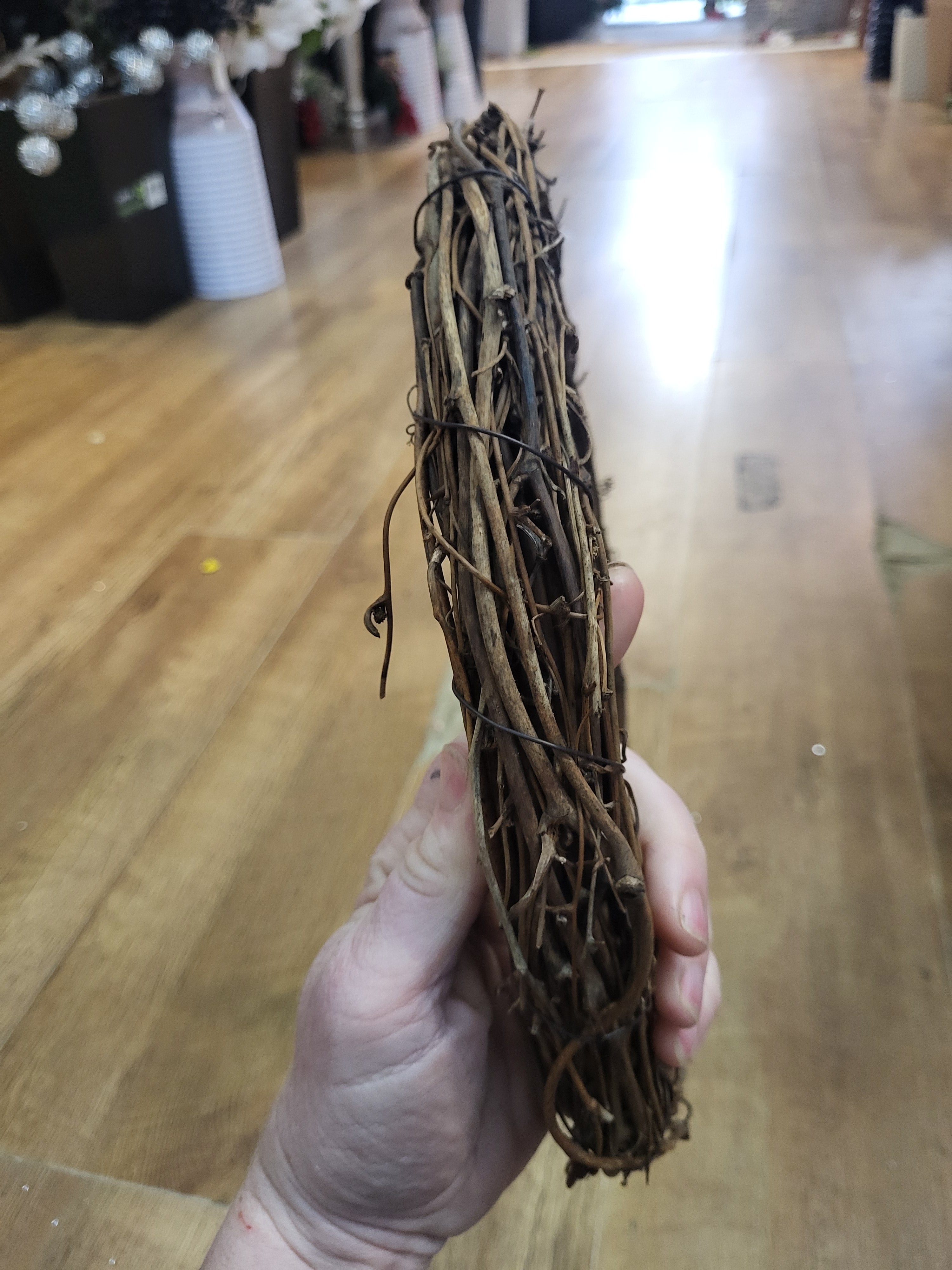 30cm grapevine wreath image 2