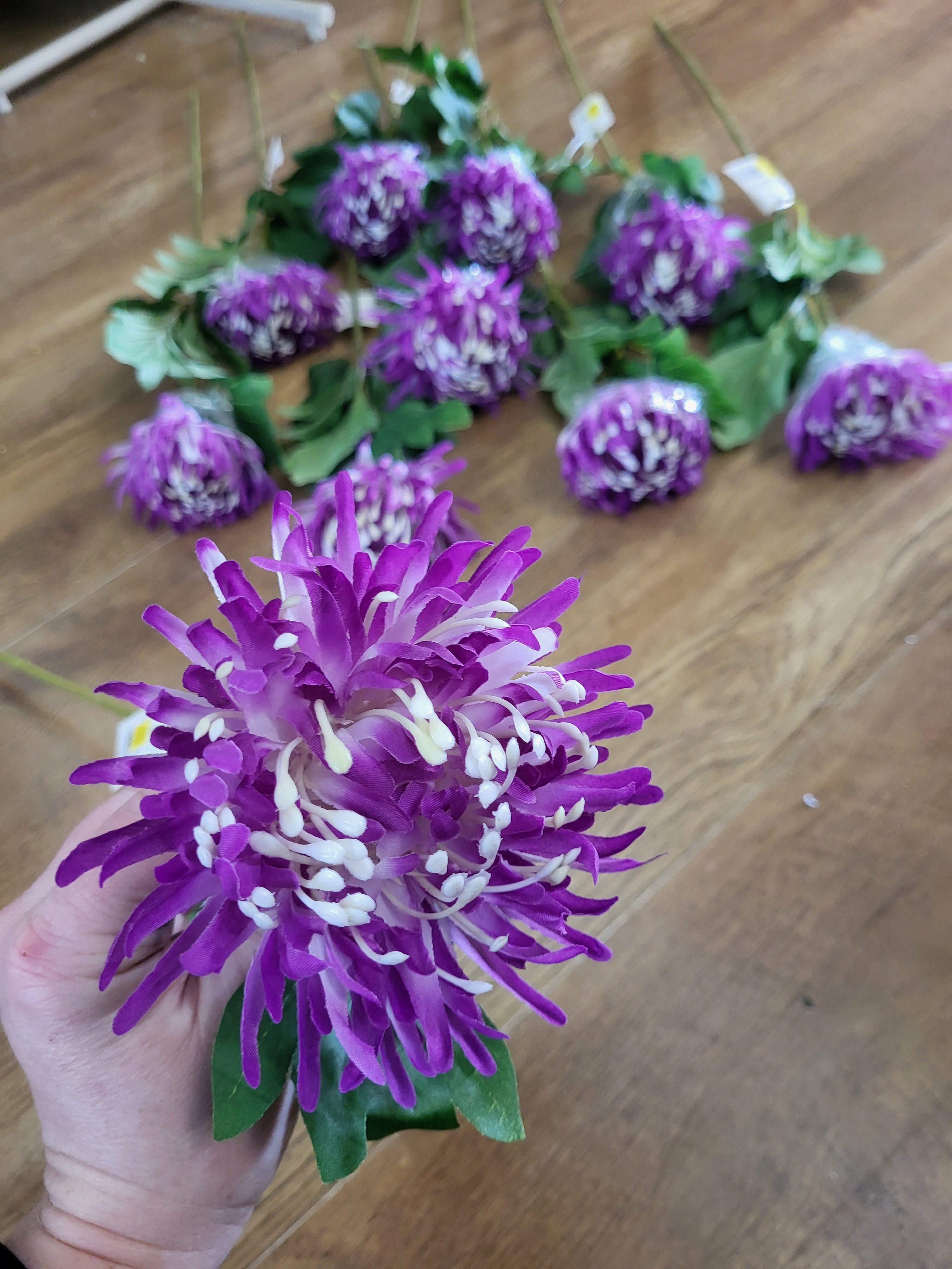 Bundle of 10 long stem purple chrysanthemum image 0
