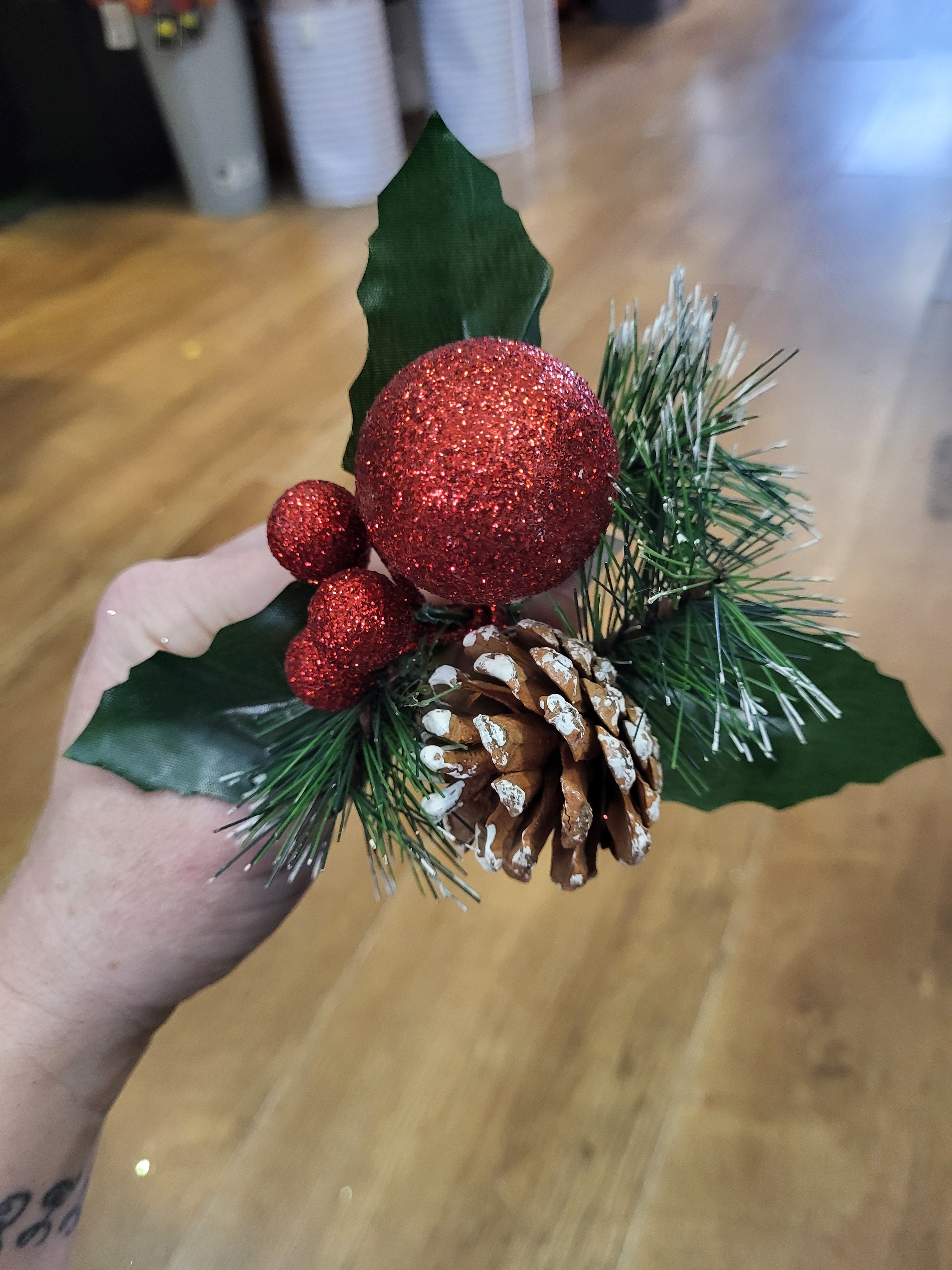 Red glitter balls pick  image 0