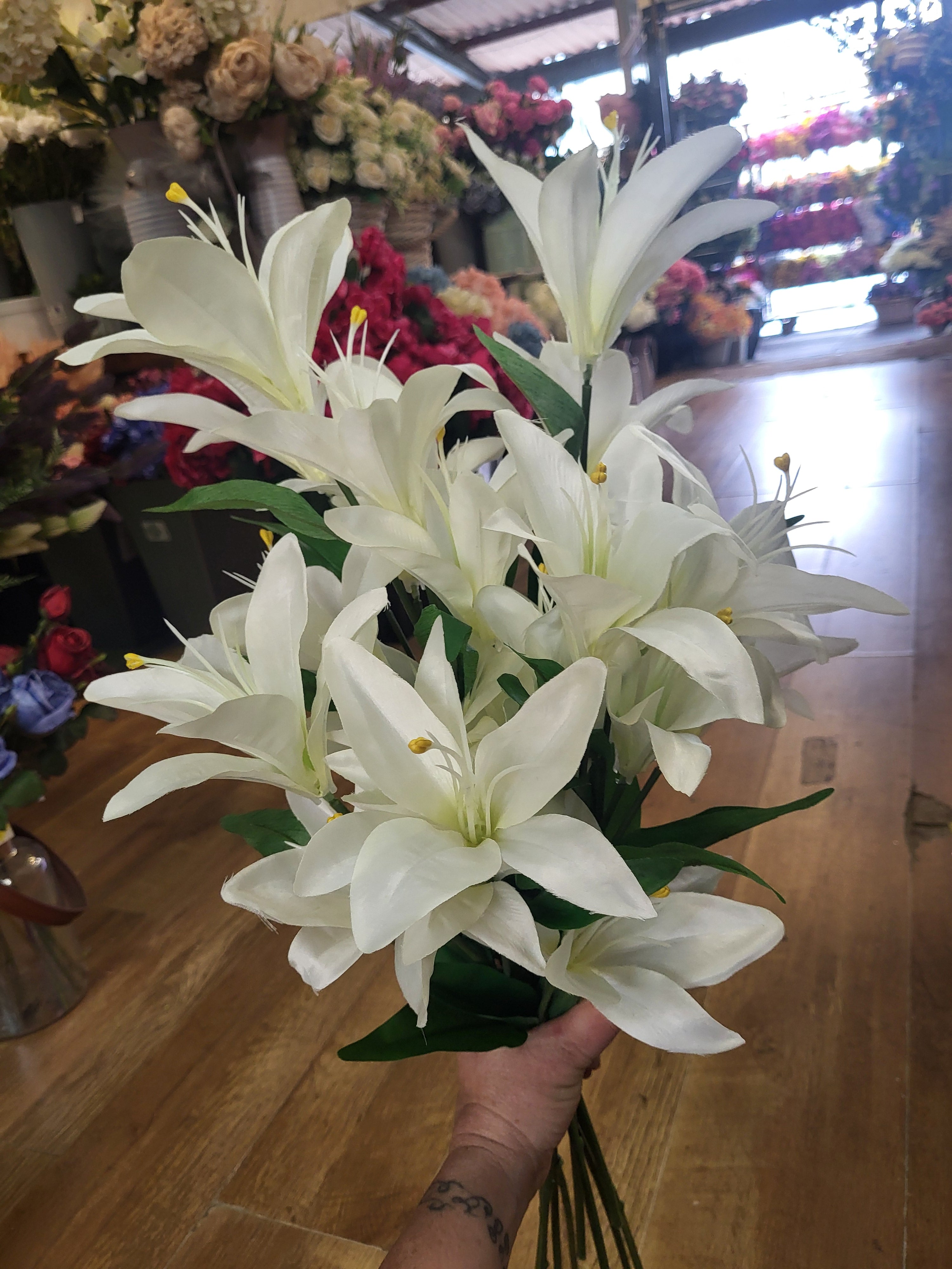 Bundle of 10 Long stem ivory lily sprays image 2