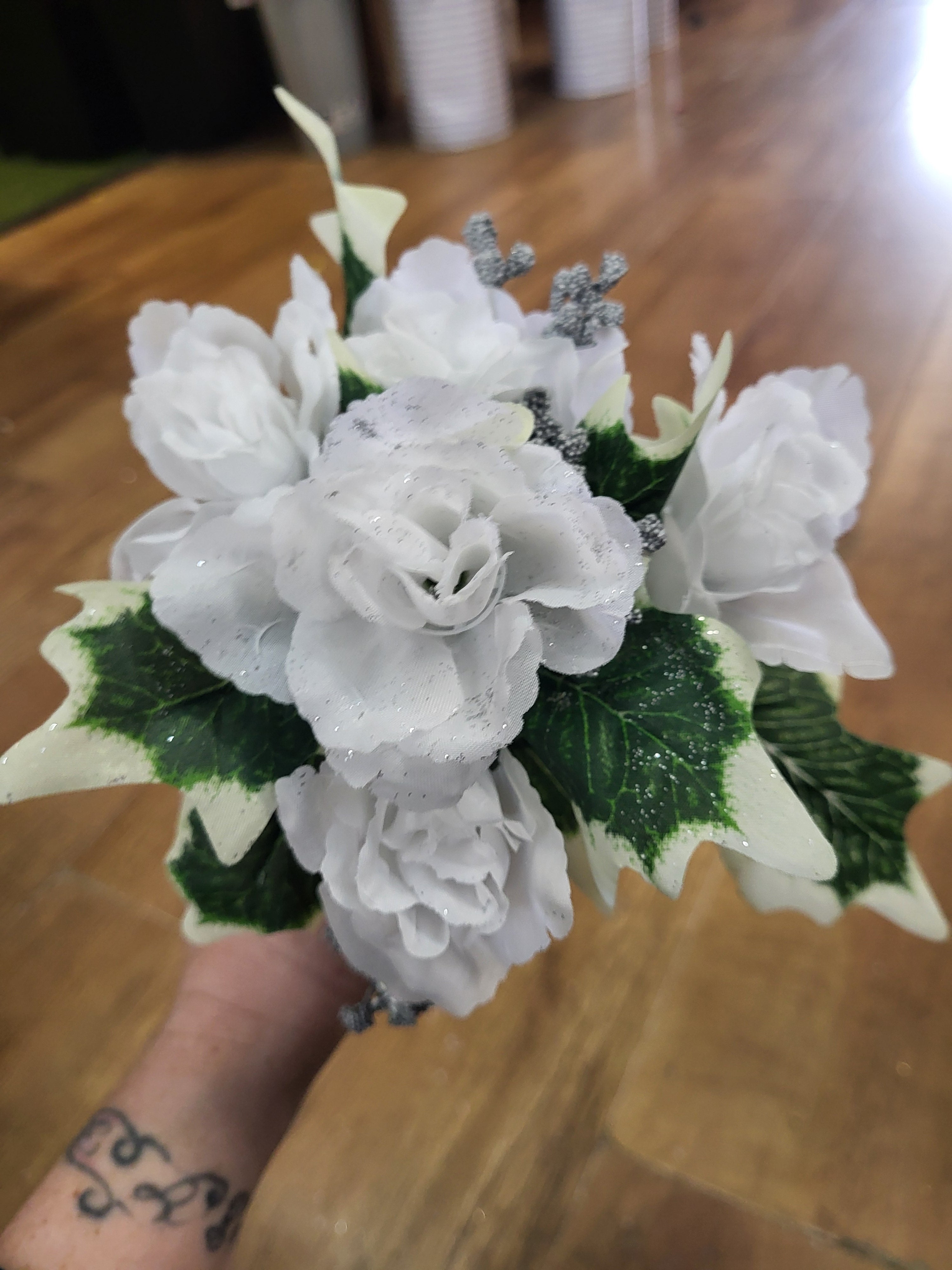 Open rose and holly leaves bunch - 3 colours available image 4