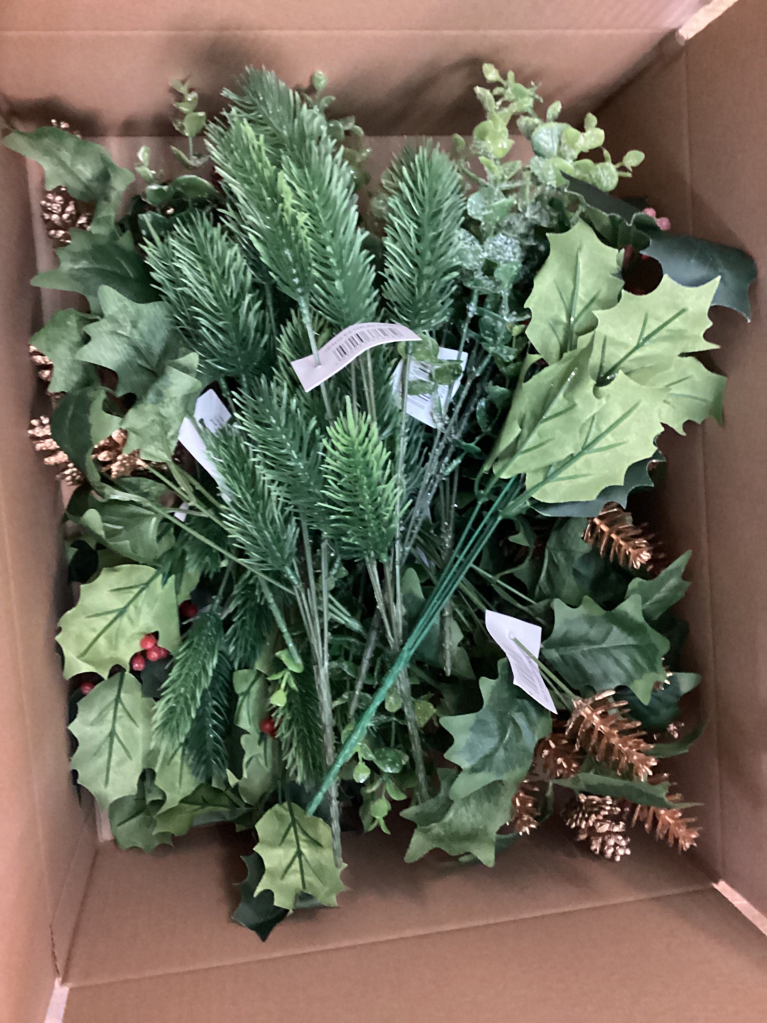 Christmas greenery 1 - 20 mixed bunches image 1