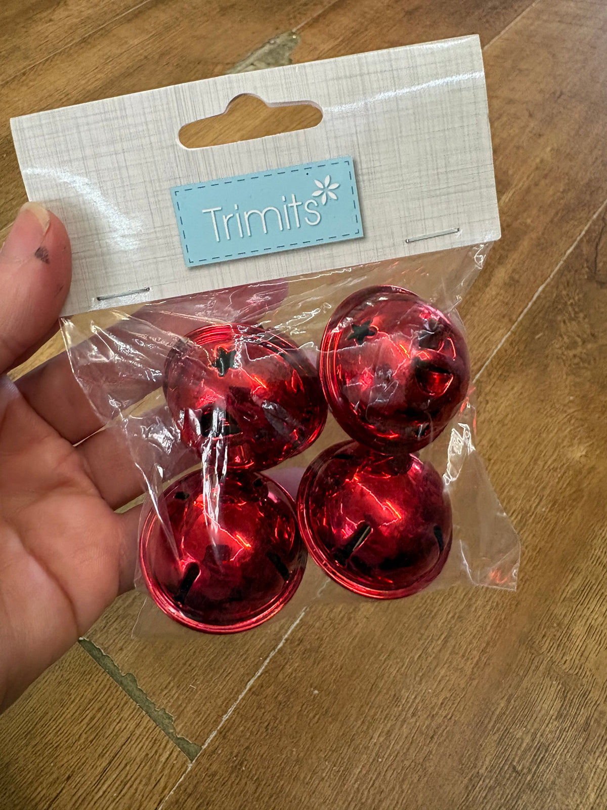 Pack of 4 red bells
