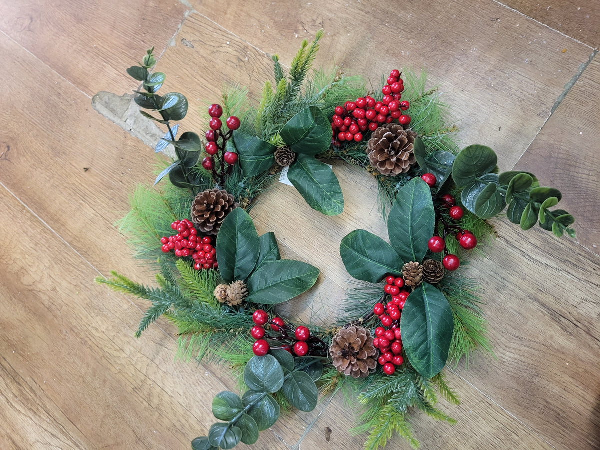 45cm Woodland eucalyptus and berries wreath image 7