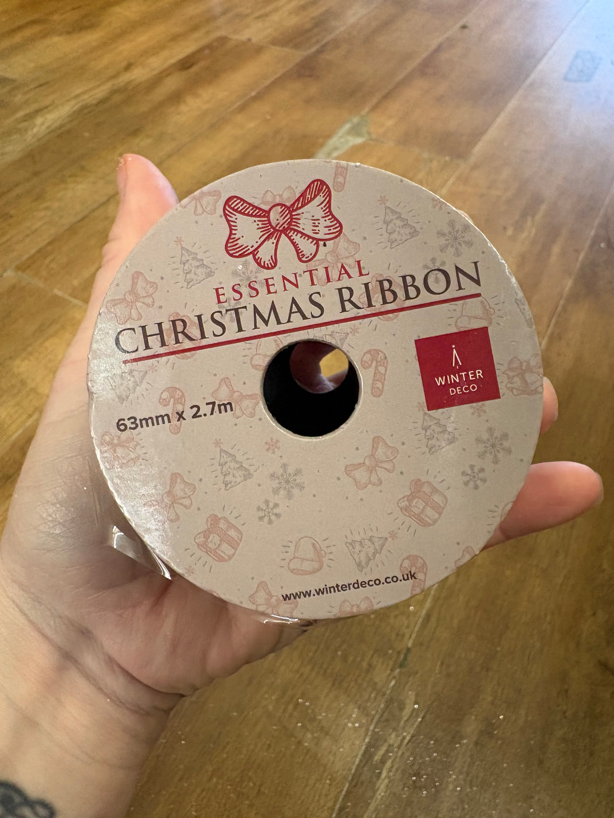 2.7m roll of wired burlap and Christmas stockings ribbon