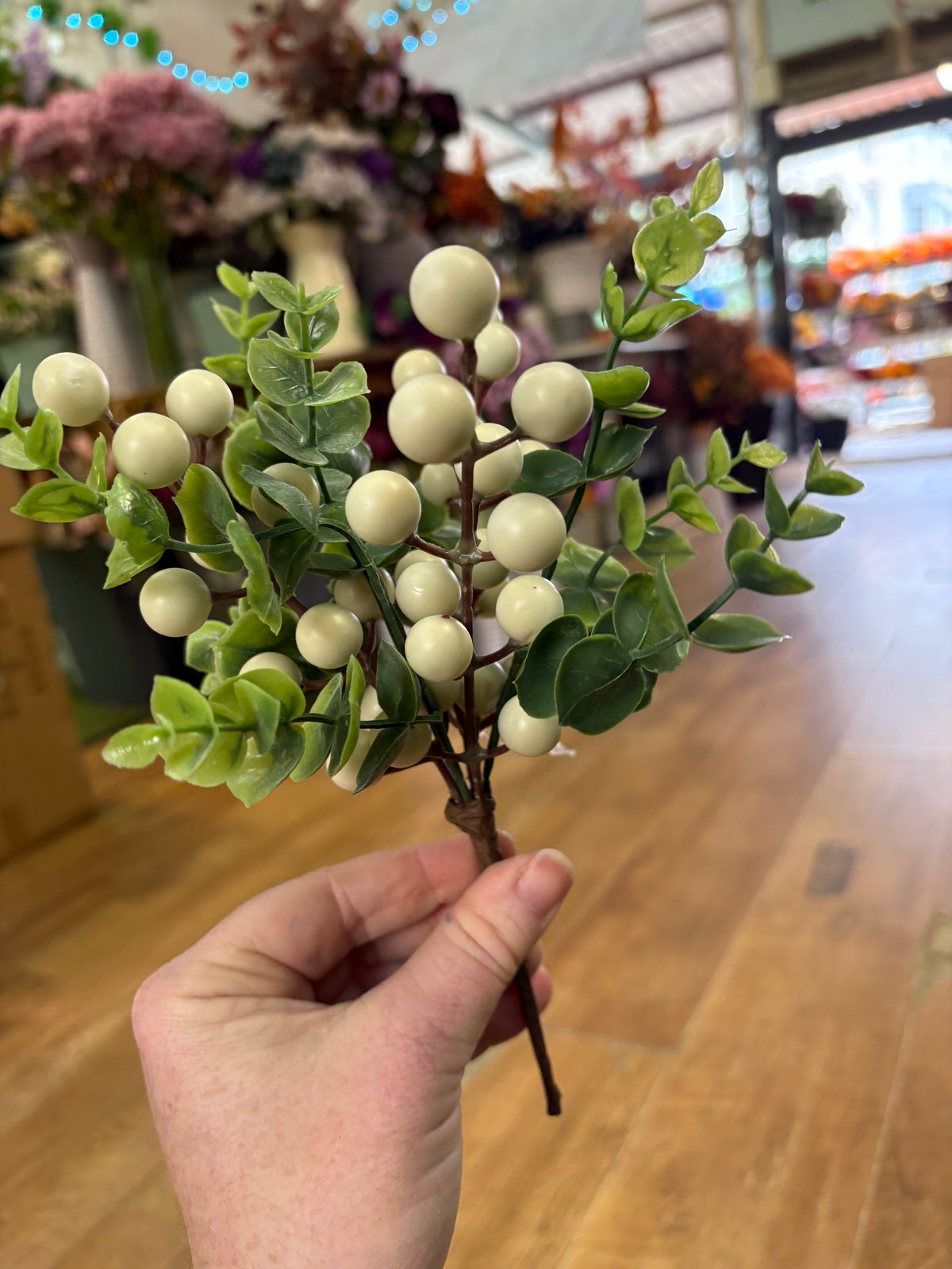 24cm cream berry and eucalyptus pick