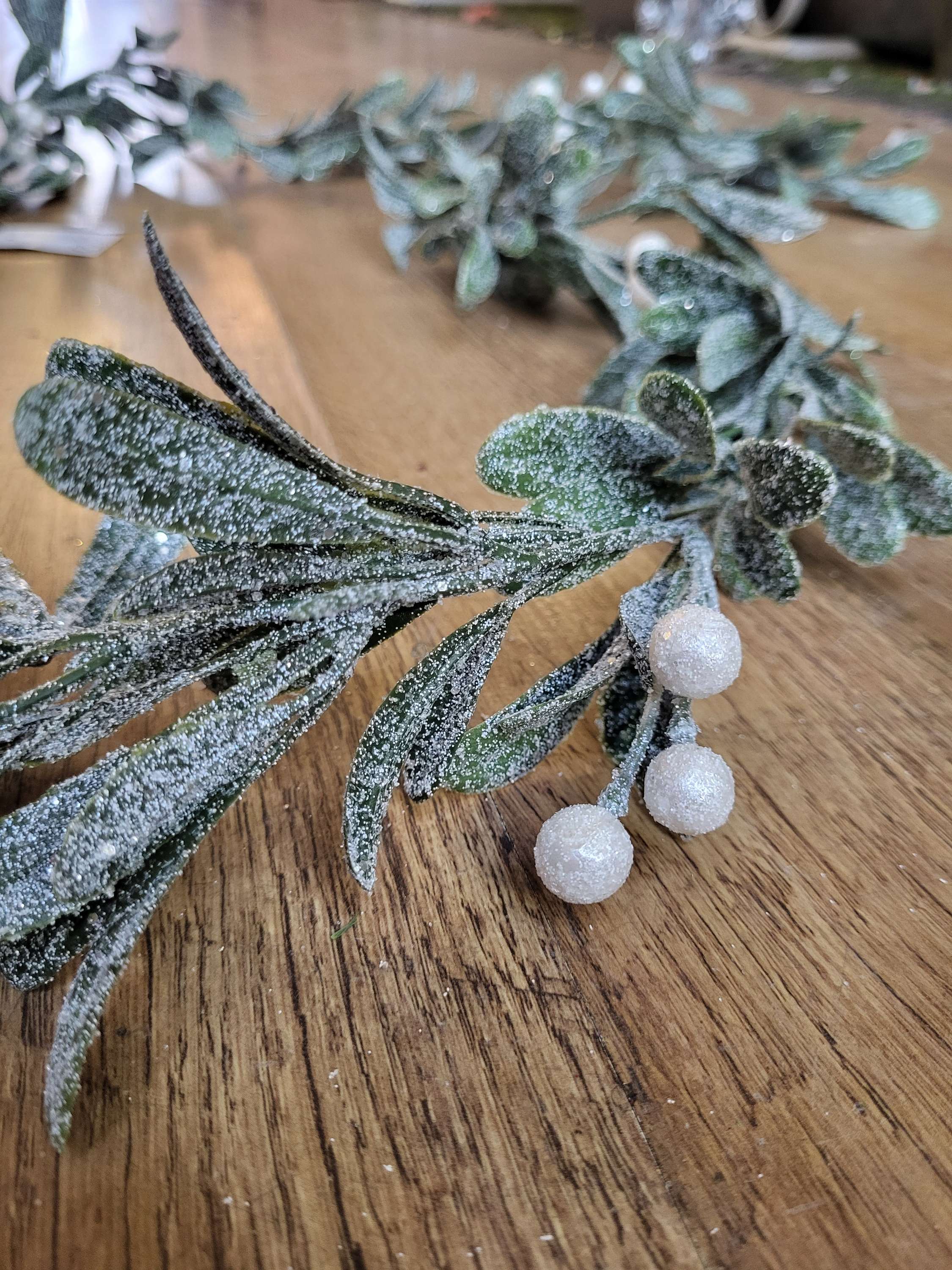 Frosted pearly mistletoe garland  image 6