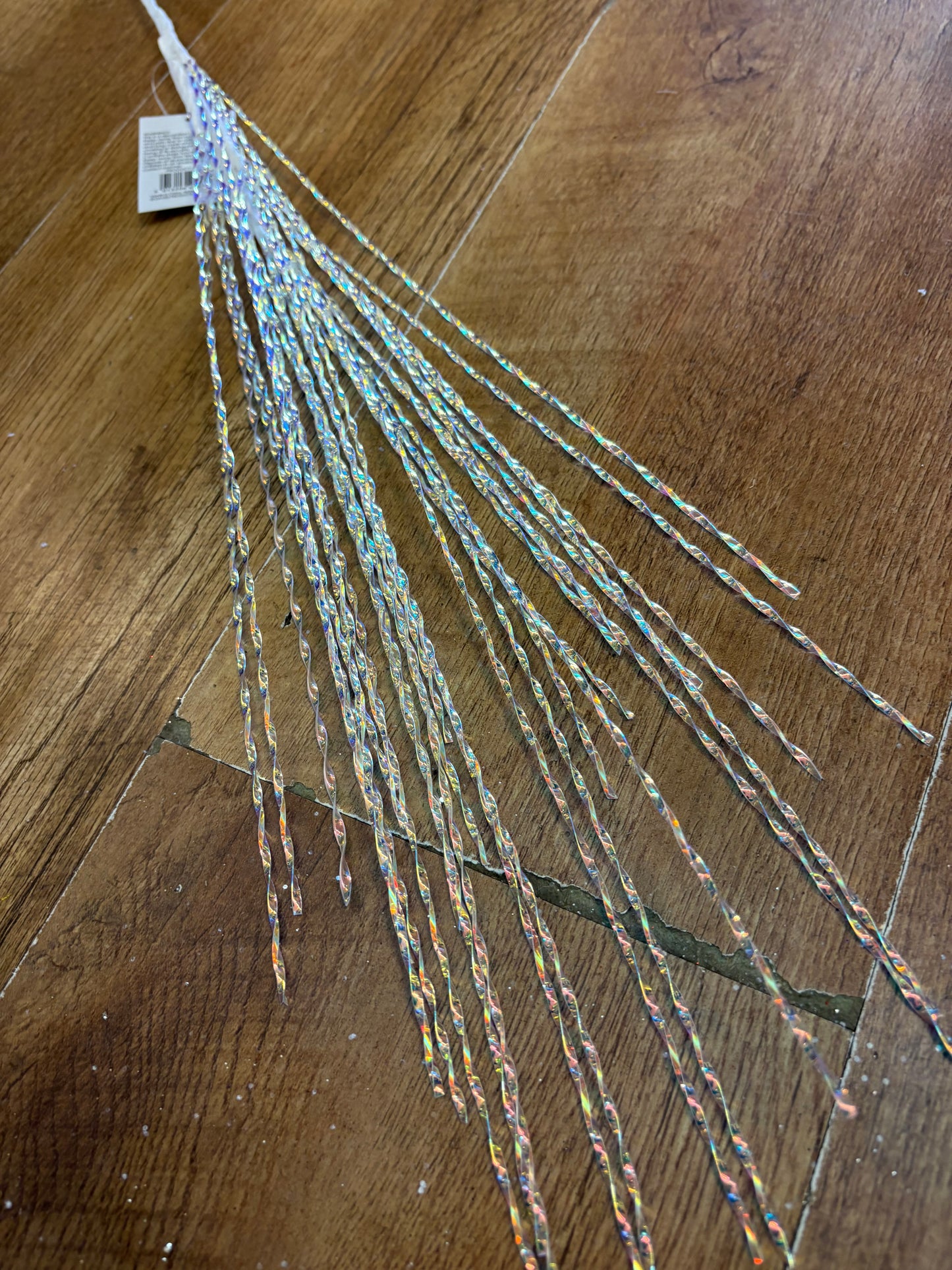Long stem iridescent twirly spray