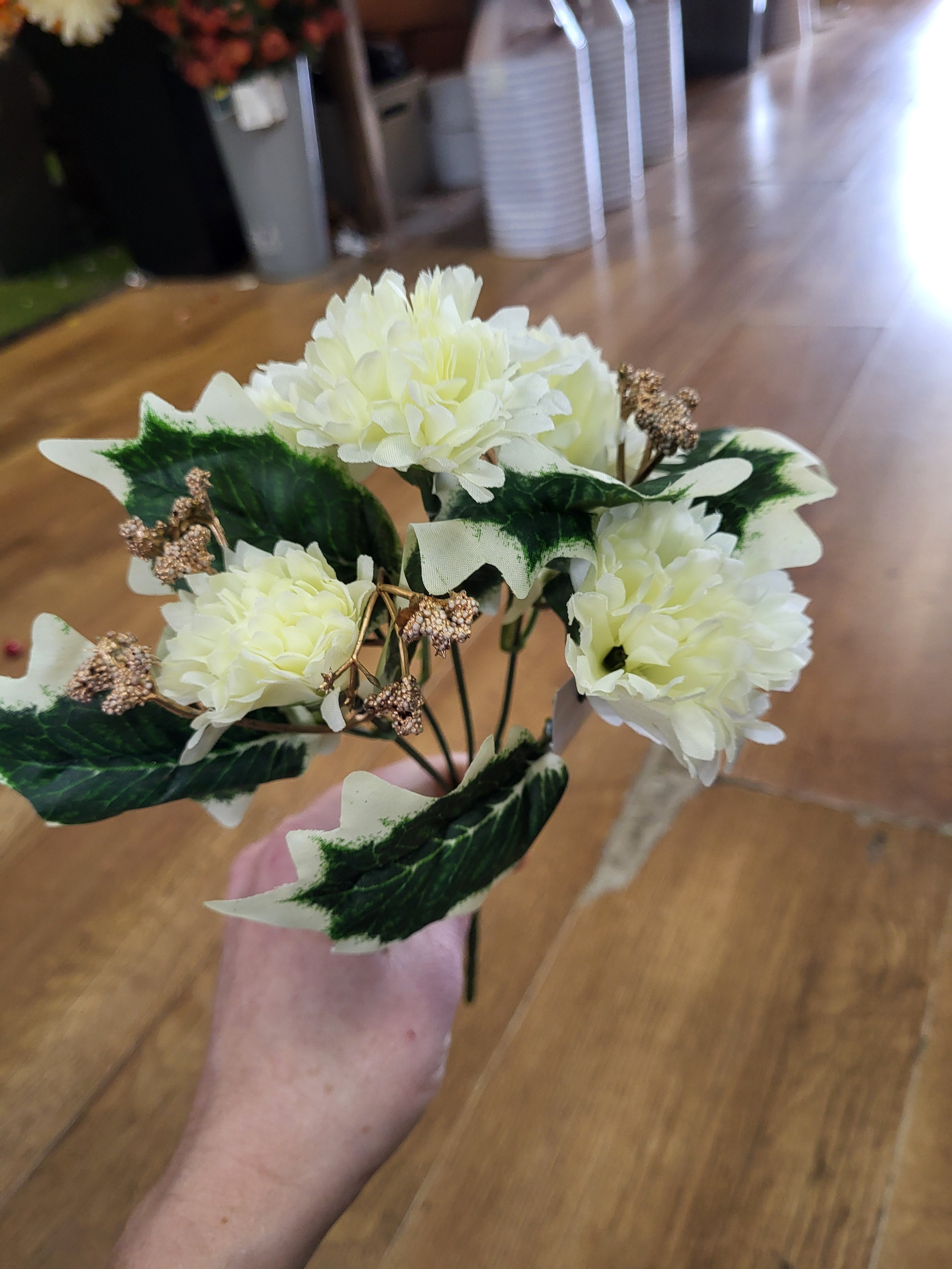 Carnation with Holly leaves - 3 colours available image 3