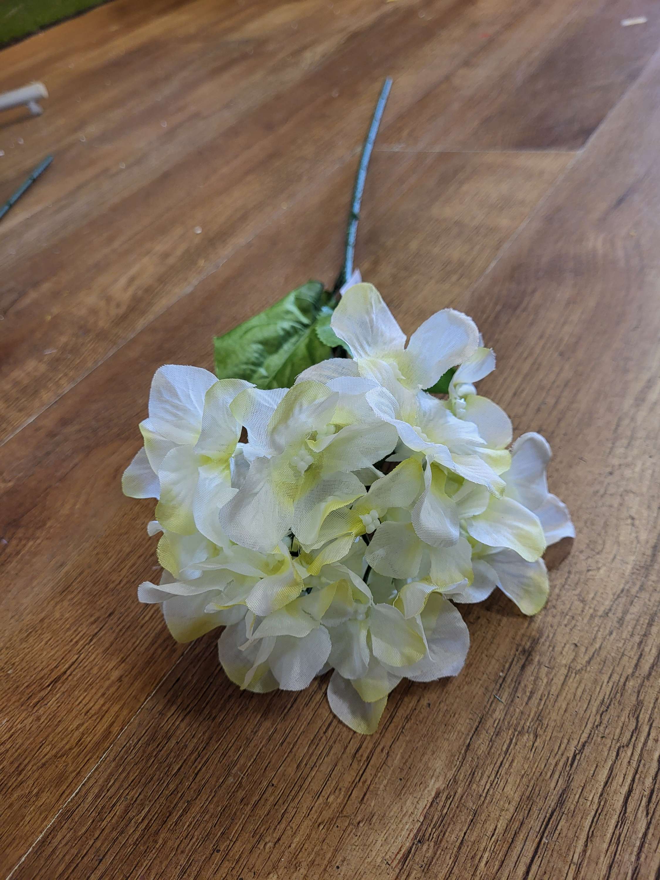 Long stem hydrangea  - 3 colours available image 3