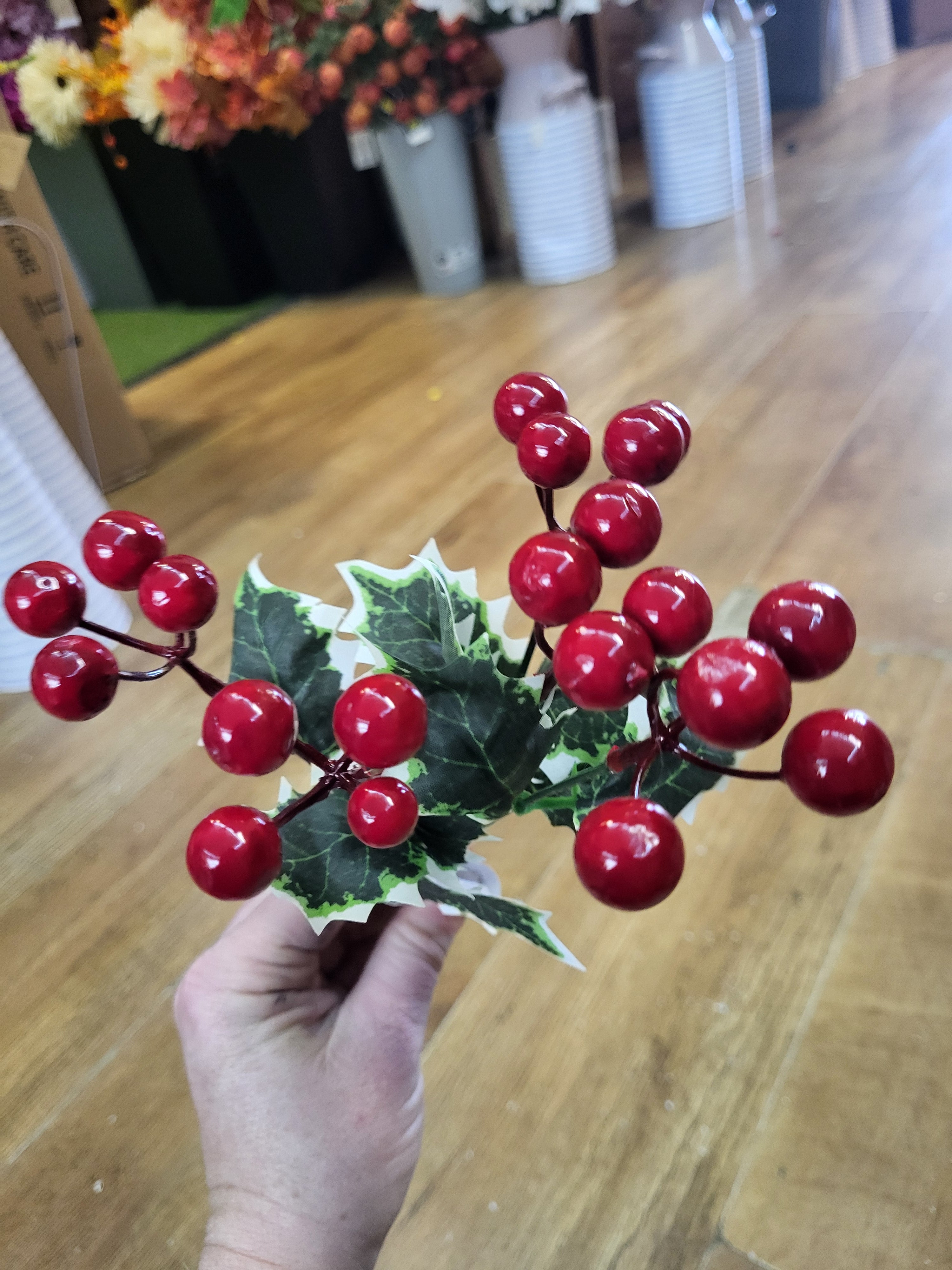 Holly bunch - 2 styles available image 3