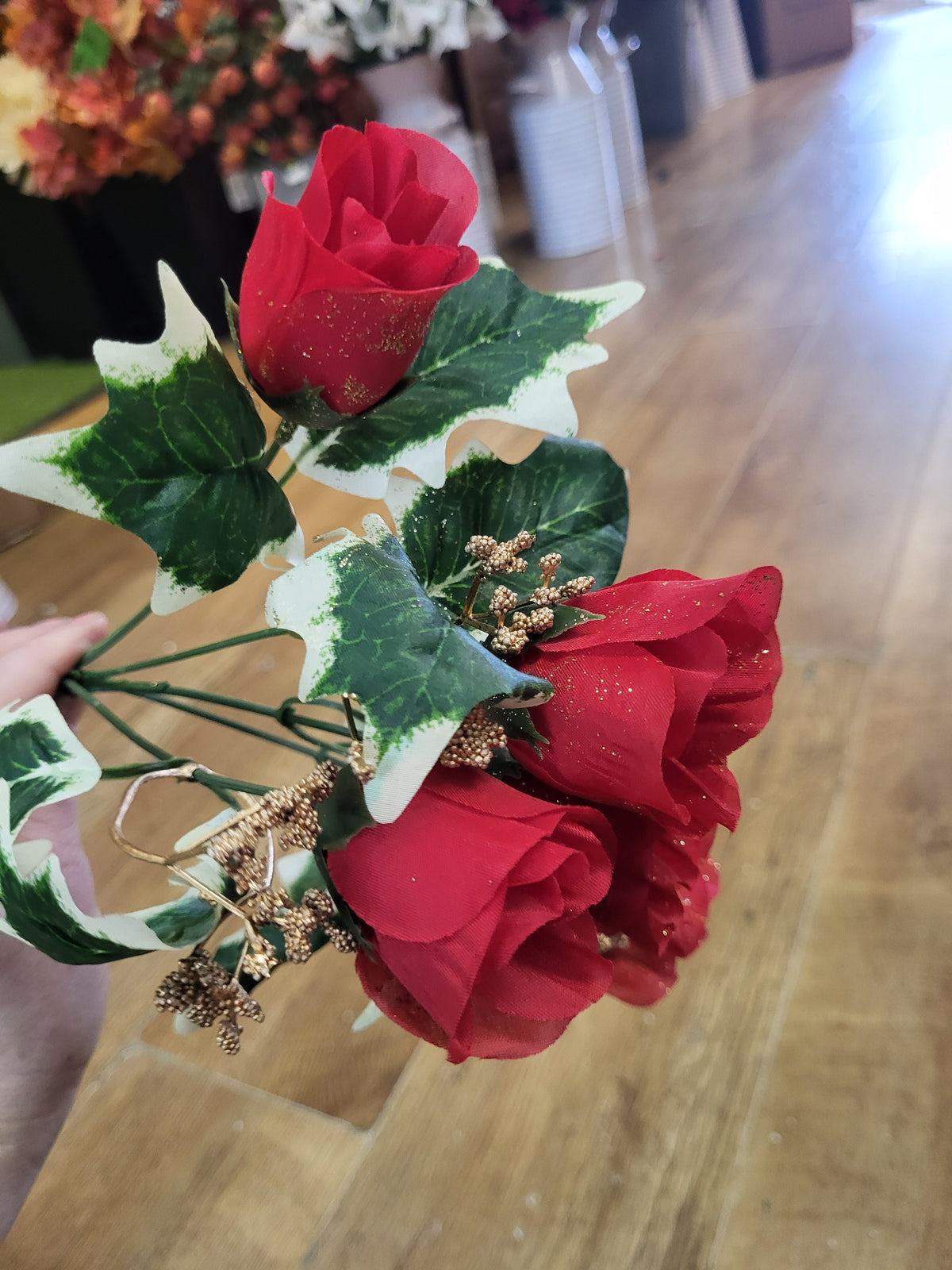 Closed rose and holly leaves bunch - 3 colours available image 3