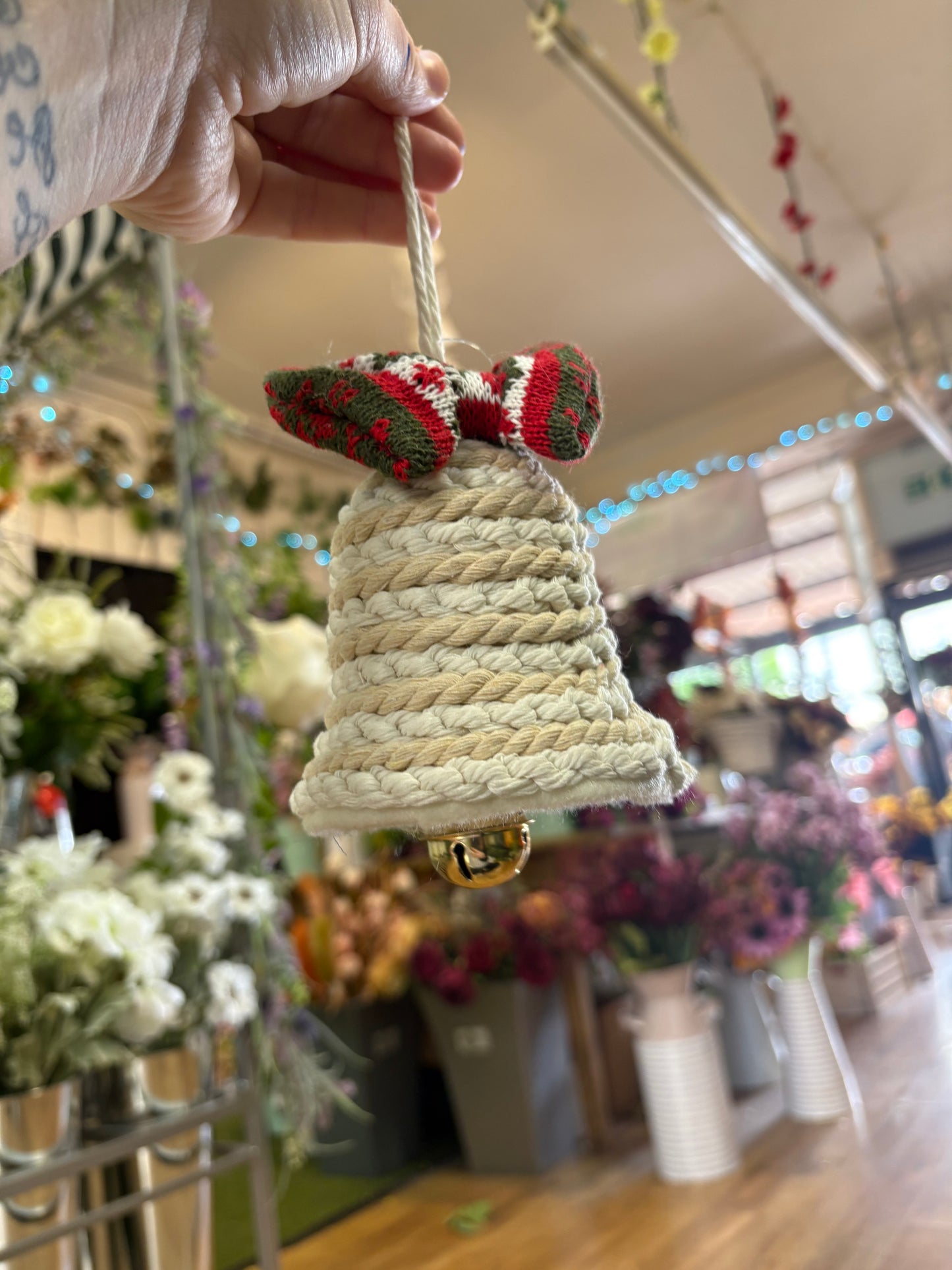 Hanging rope/twine Christmas bell with fair isle bow