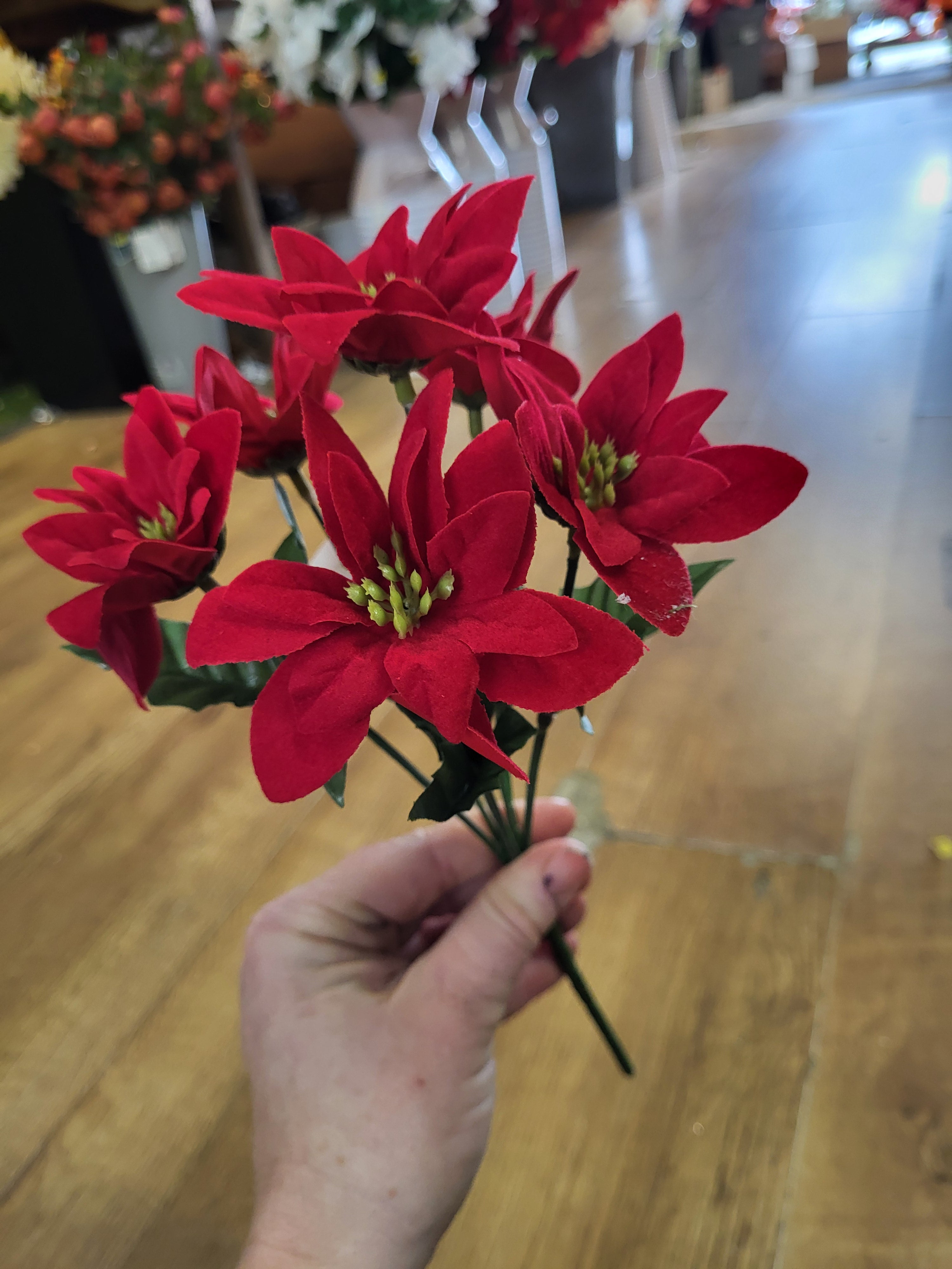 Velvet small head poinsettia bunch  image 1