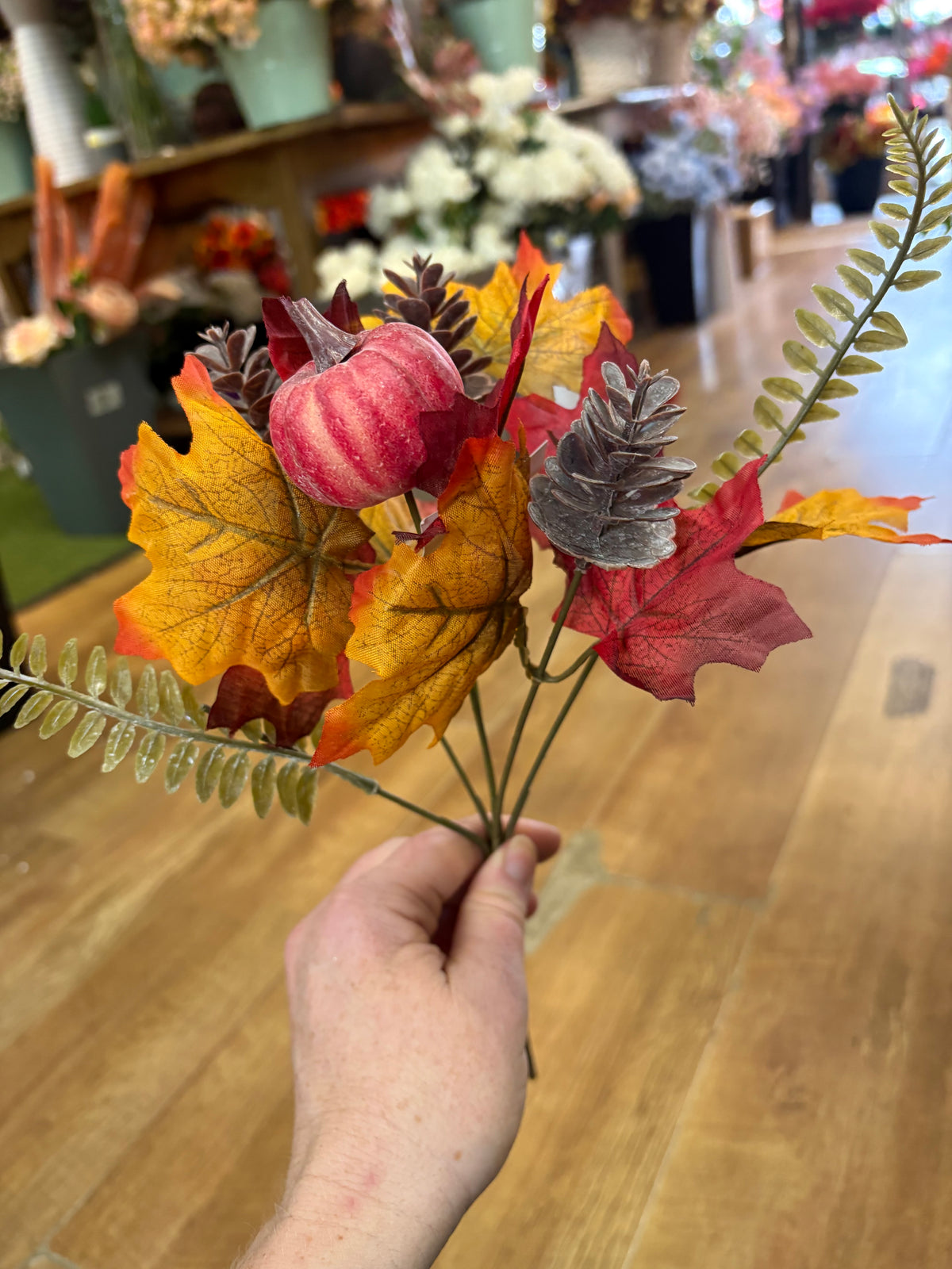 Pumpkin, cone and foliage bunch - 4 colours available