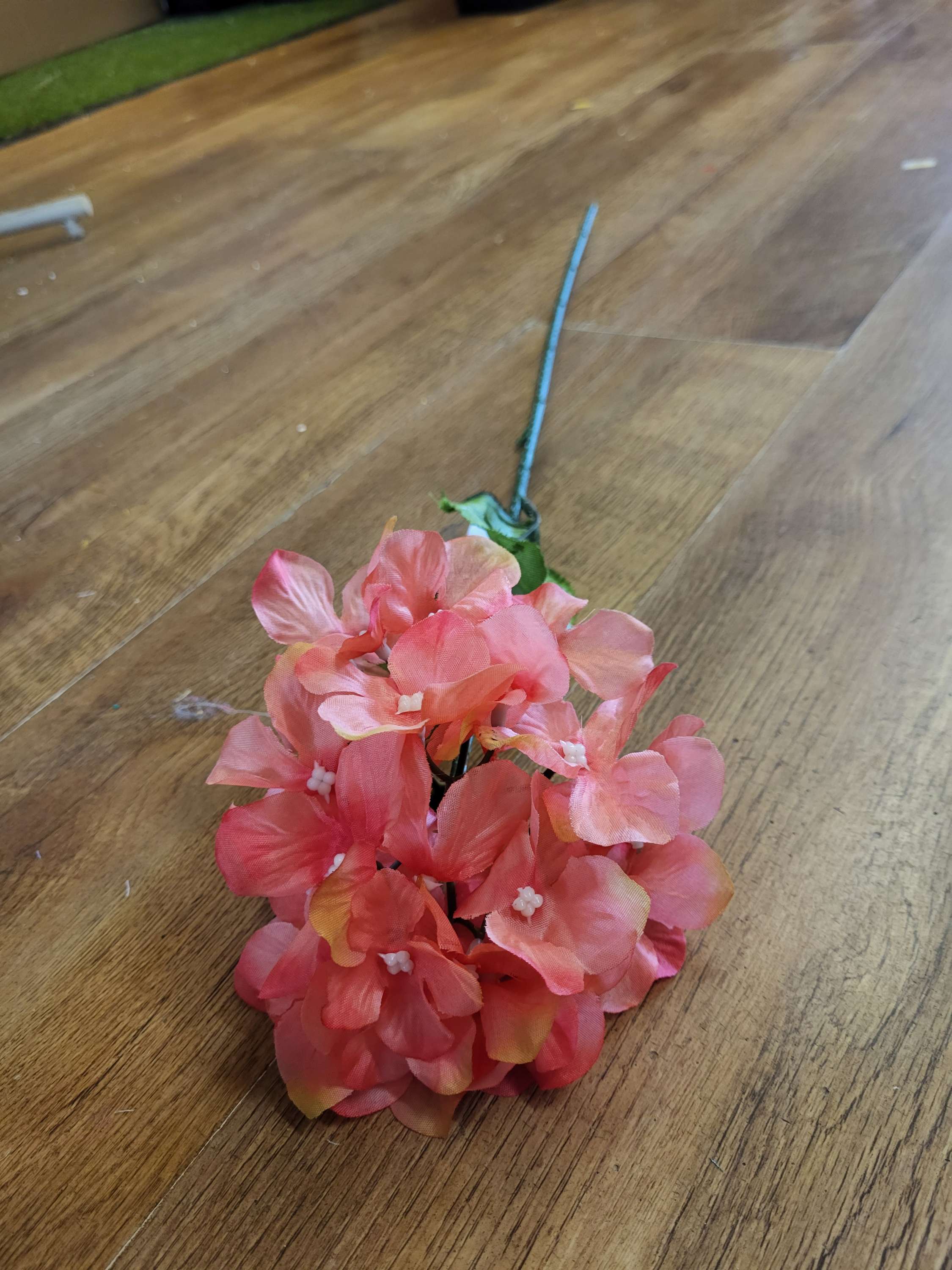 Long stem hydrangea  - 3 colours available image 2