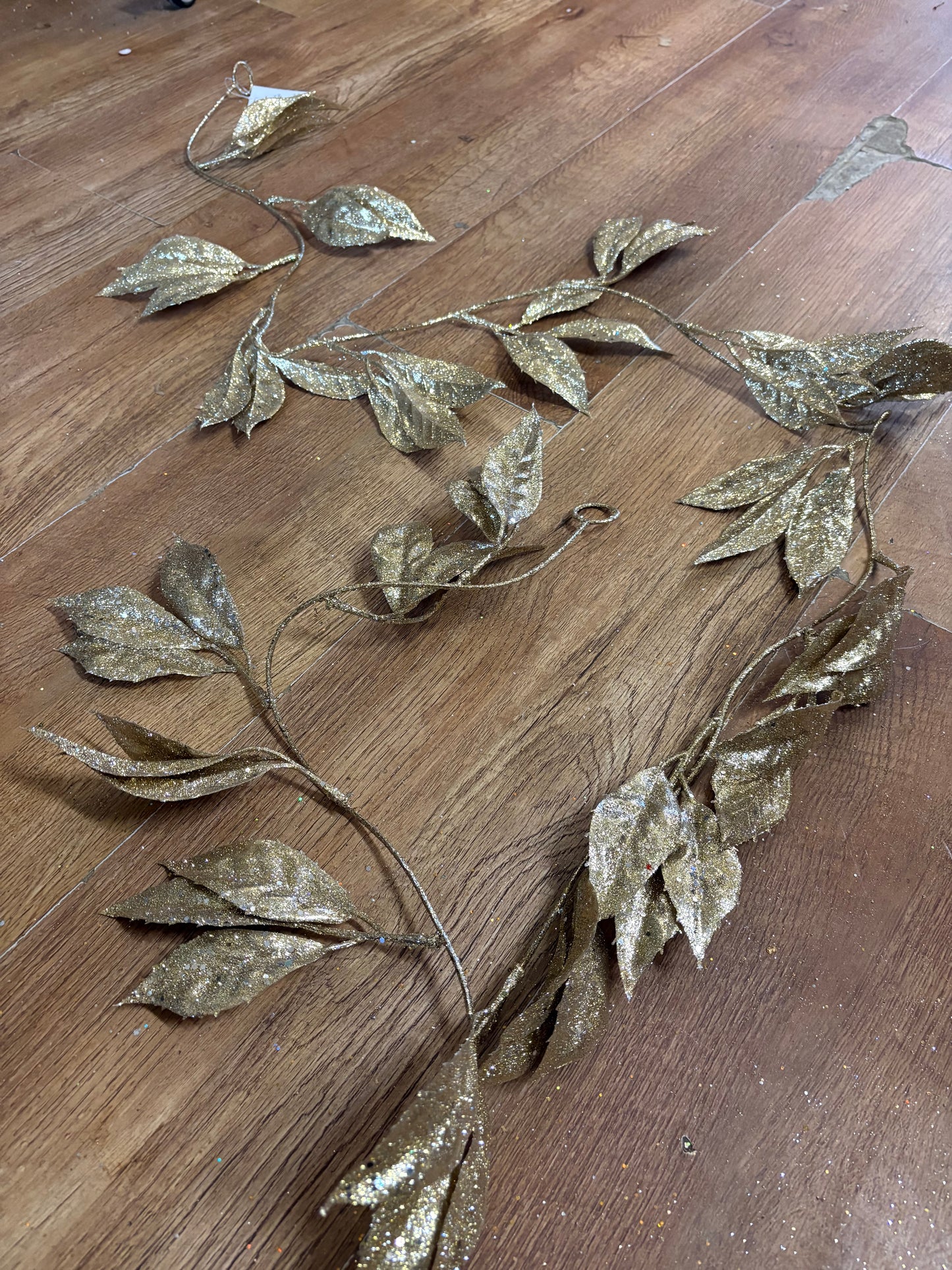180cm glittered gold foliage garland