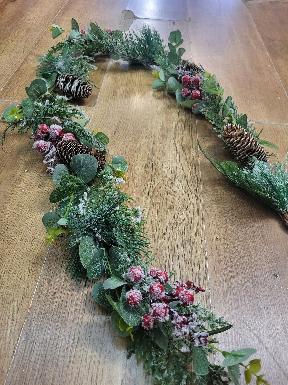 160cm Snowy cones, berries and foliage garland image 6