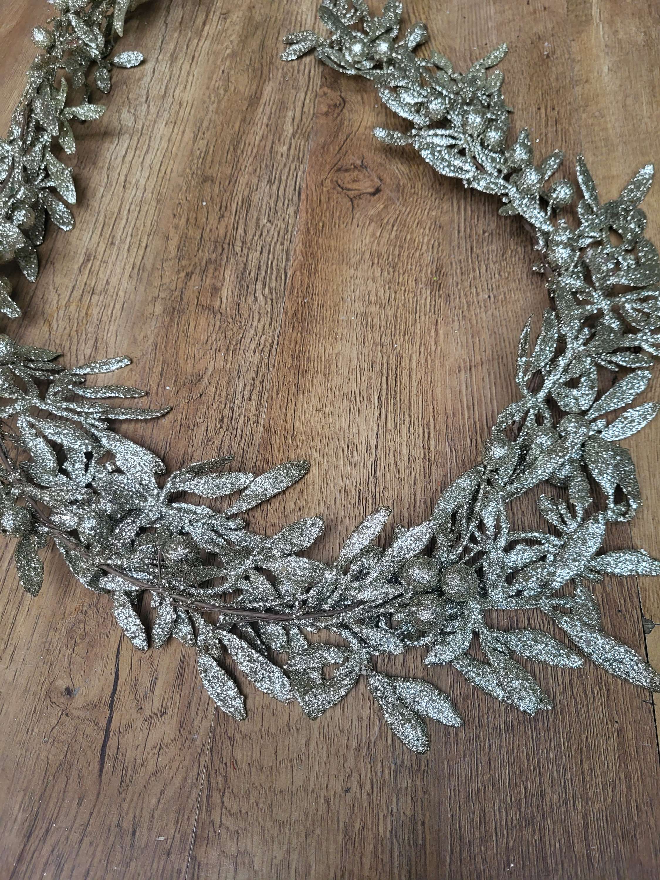 Champagne gold glittered mistletoe garland  image 1