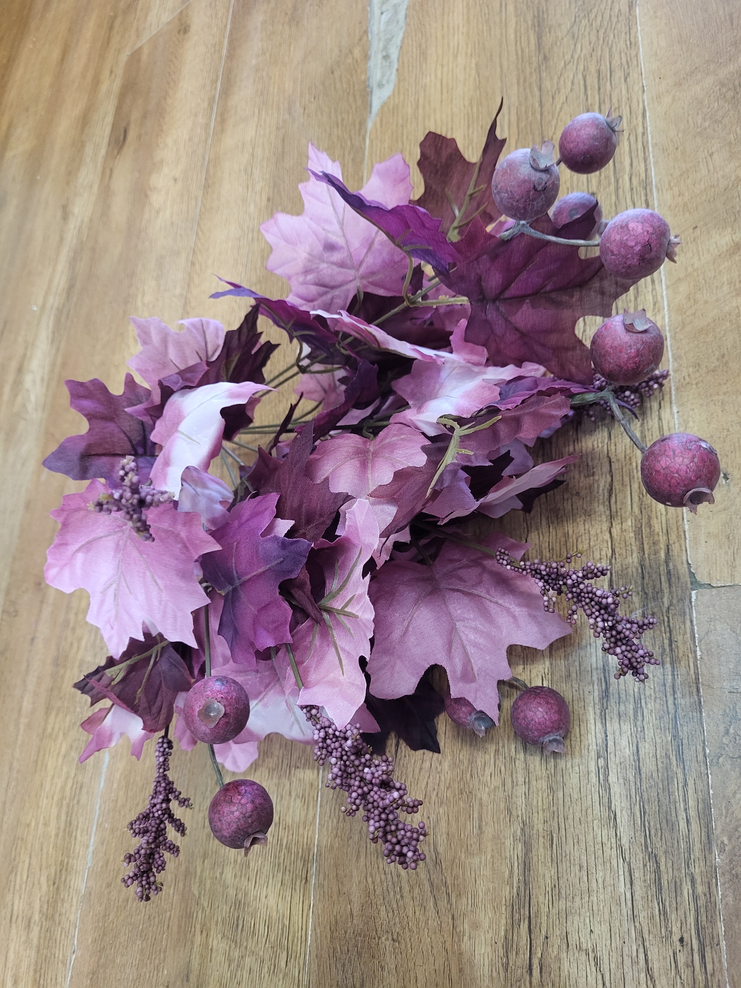Large purple/mauve autumn maple leaf and berry bunch image 4