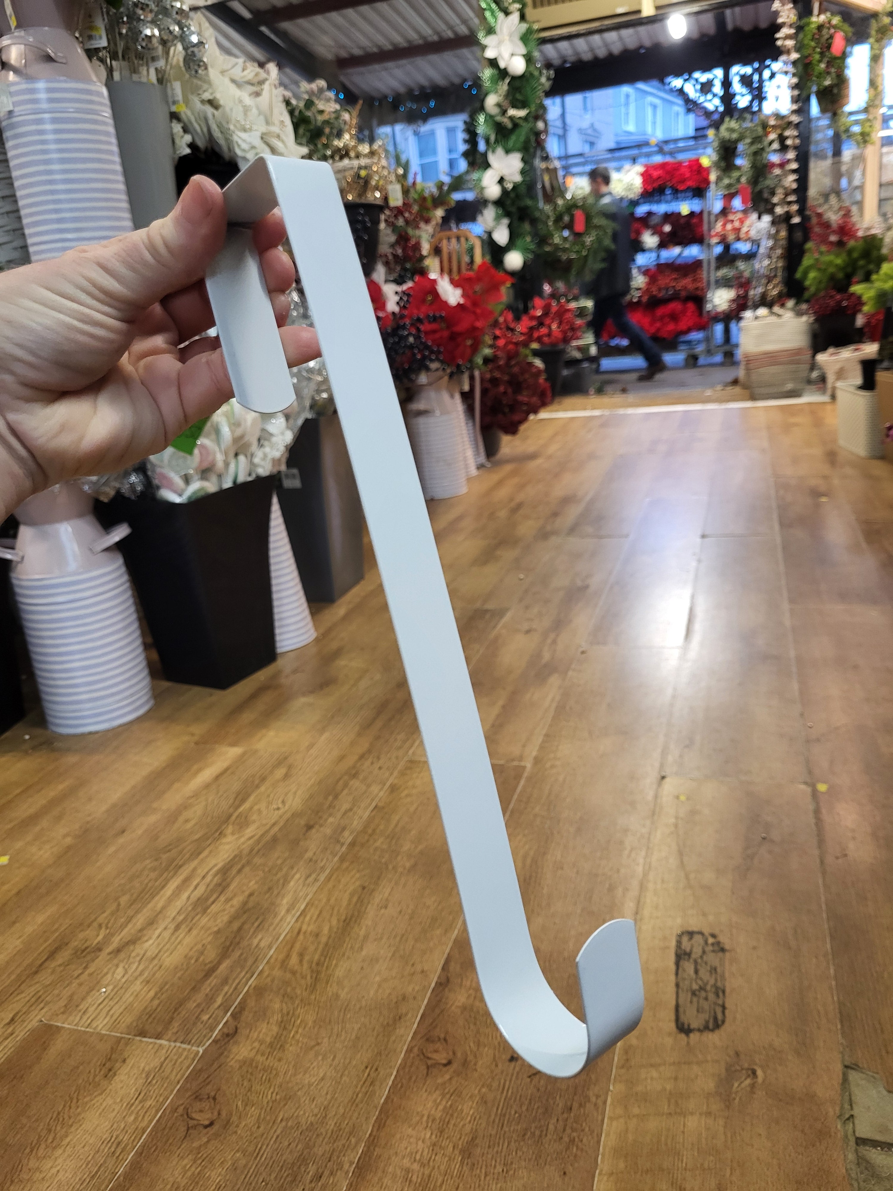 30cm white metal wreath hanger image 4