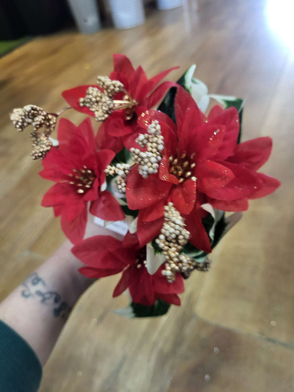 Poinsettia and holly leaves bunch - 3 colours available image 2
