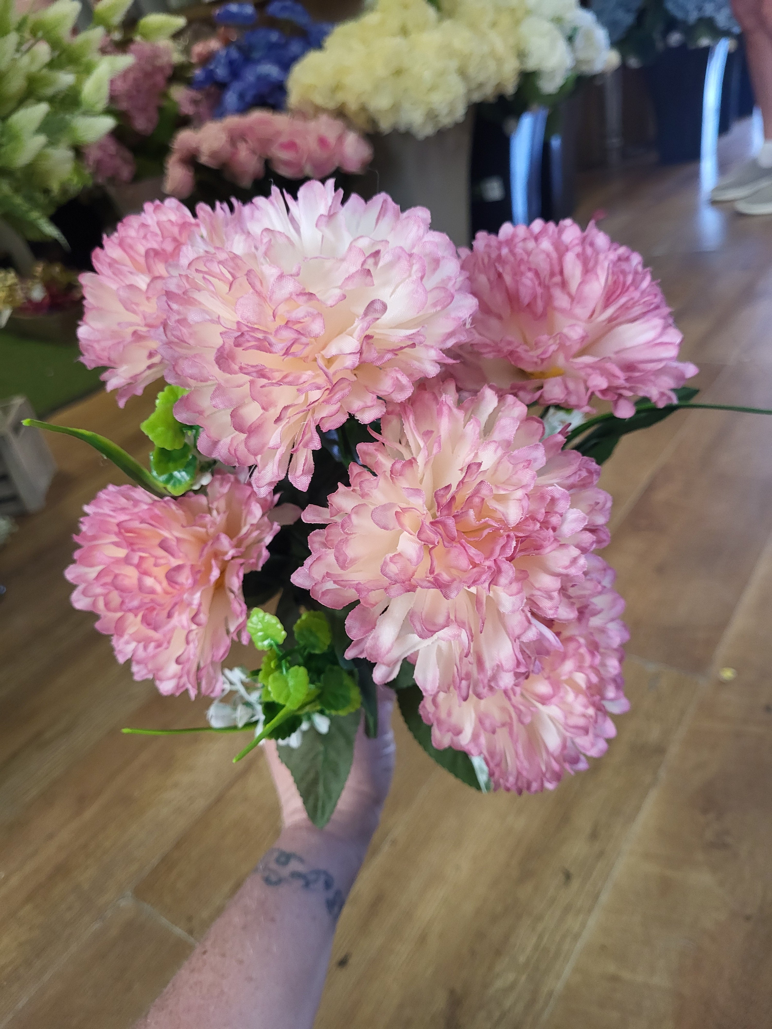 Large carnation bunch - 3 colours available image 10