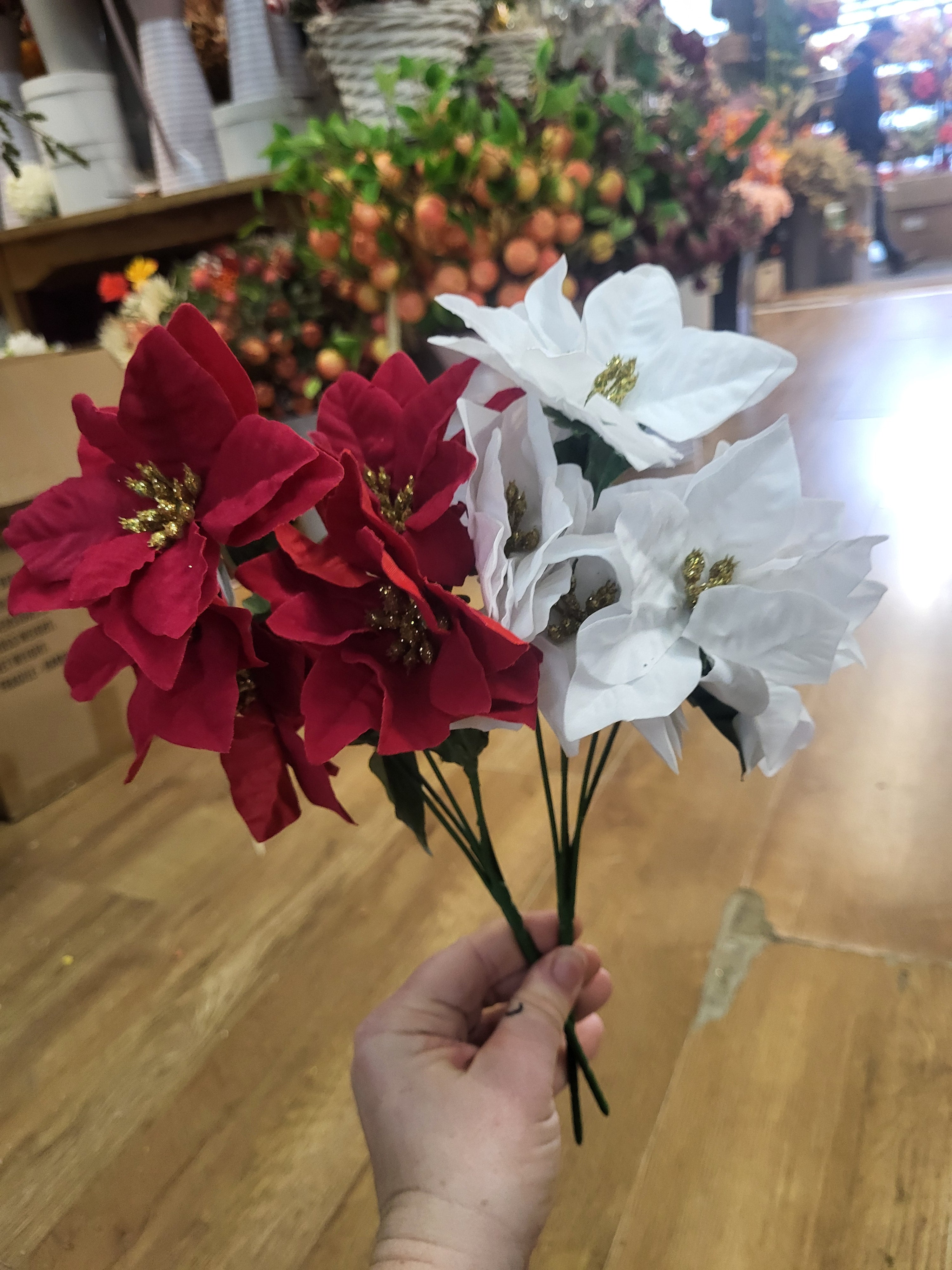 Velvet poinsettias bunch  - 2 colours available image 5