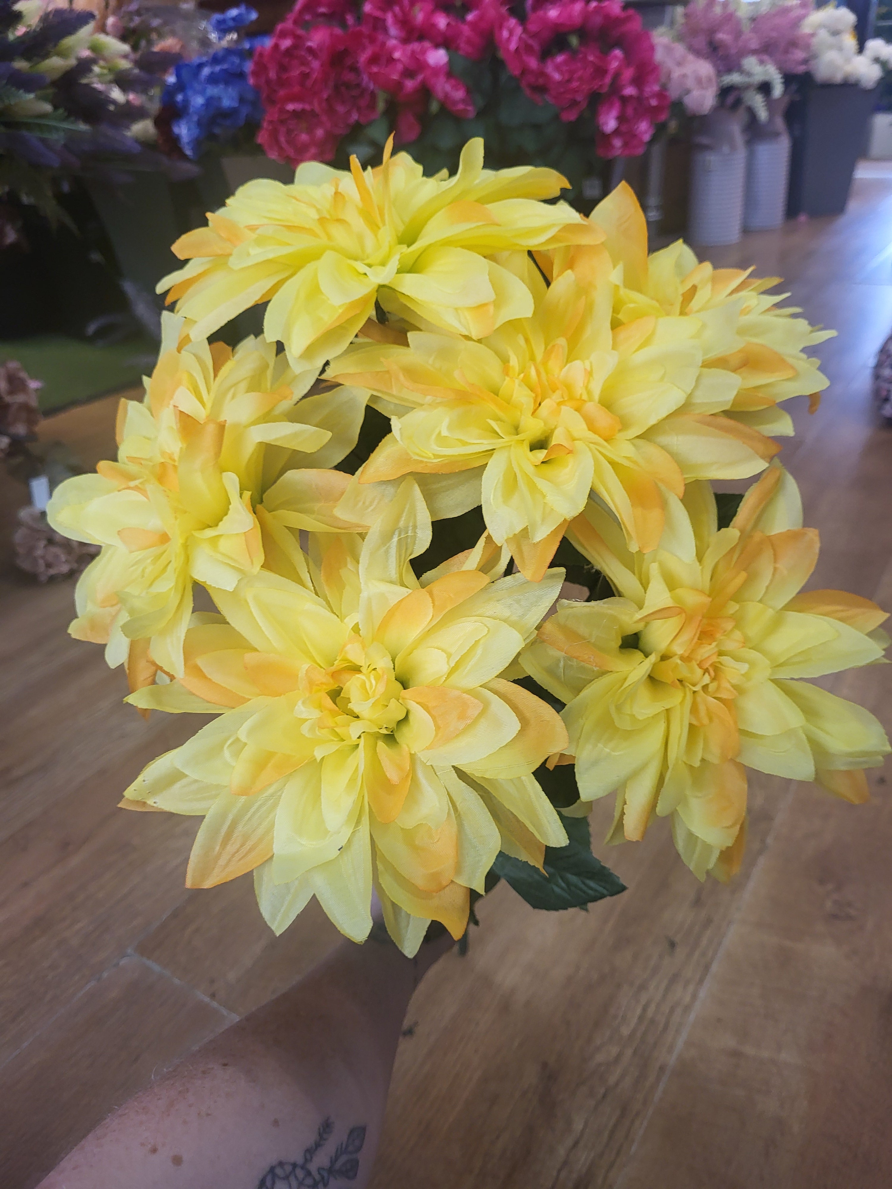 Large 7 headed yellow monarch dahlia bunch image 3