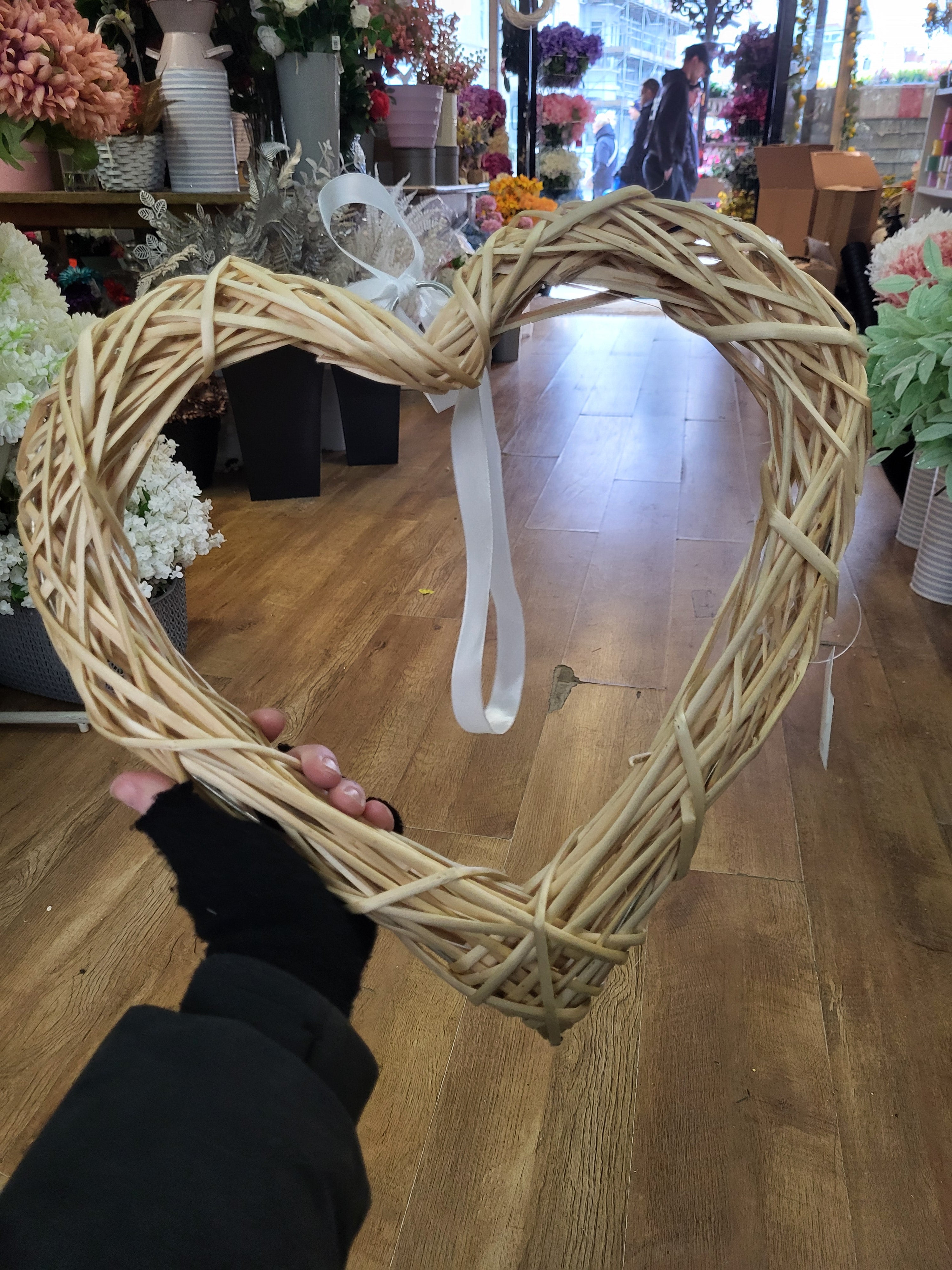 40cm natural wicker heart wreath image 1