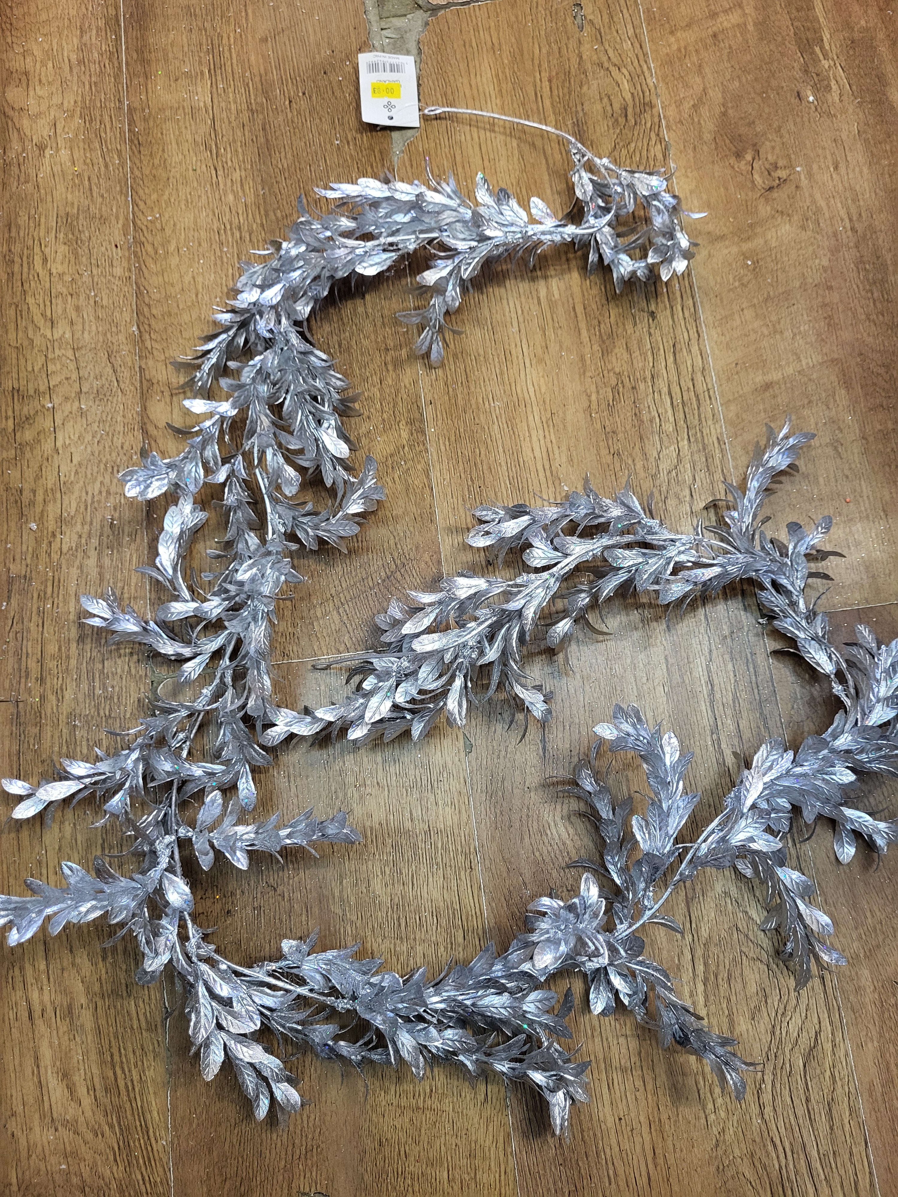 Silver metallic Boxwood garland  image 0